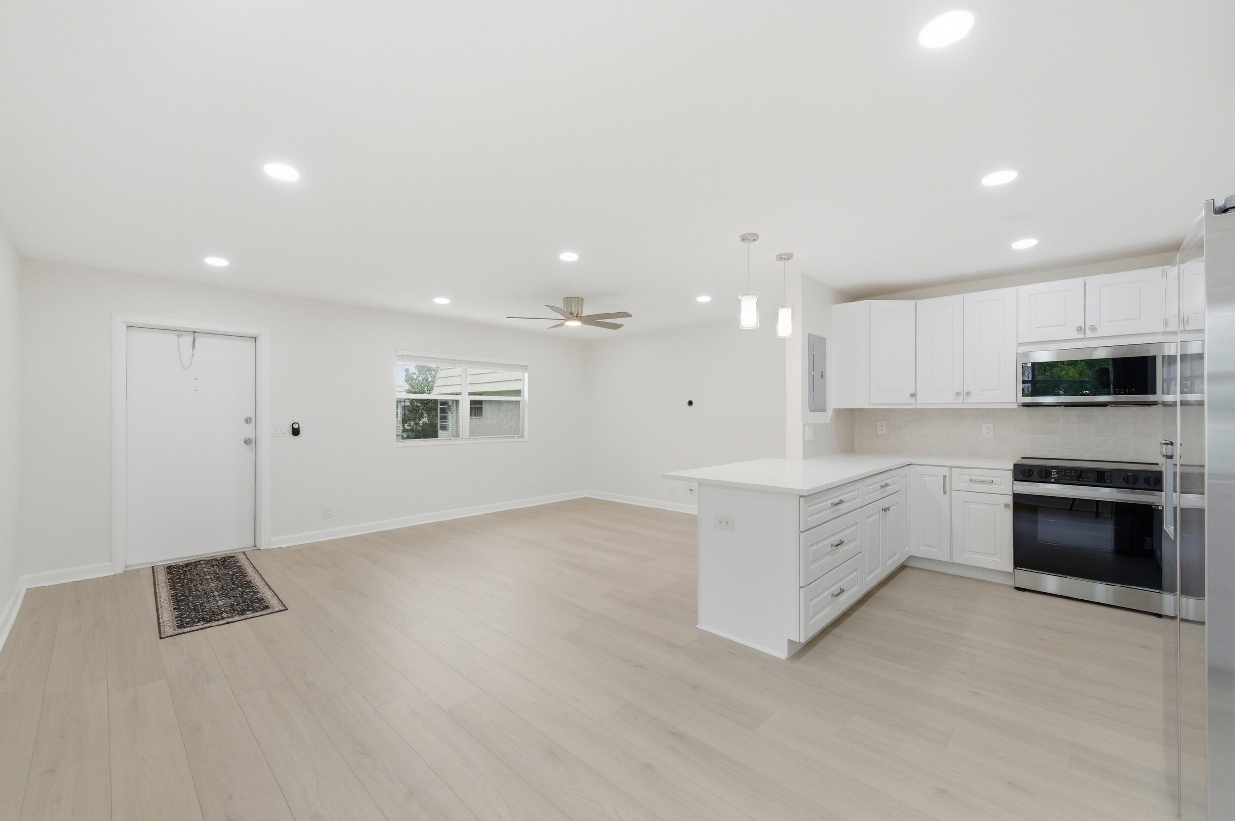 670 Monaco Court N Property Photo 14