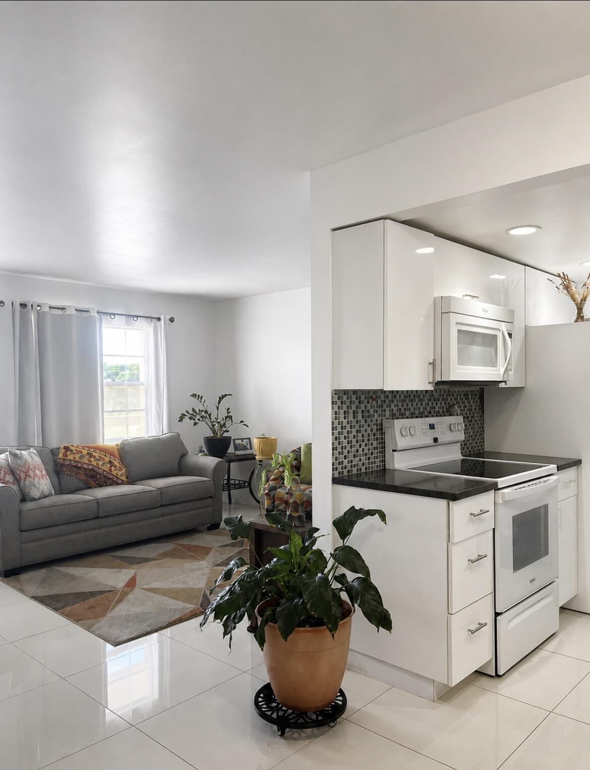 B26072225 Property Photo 4