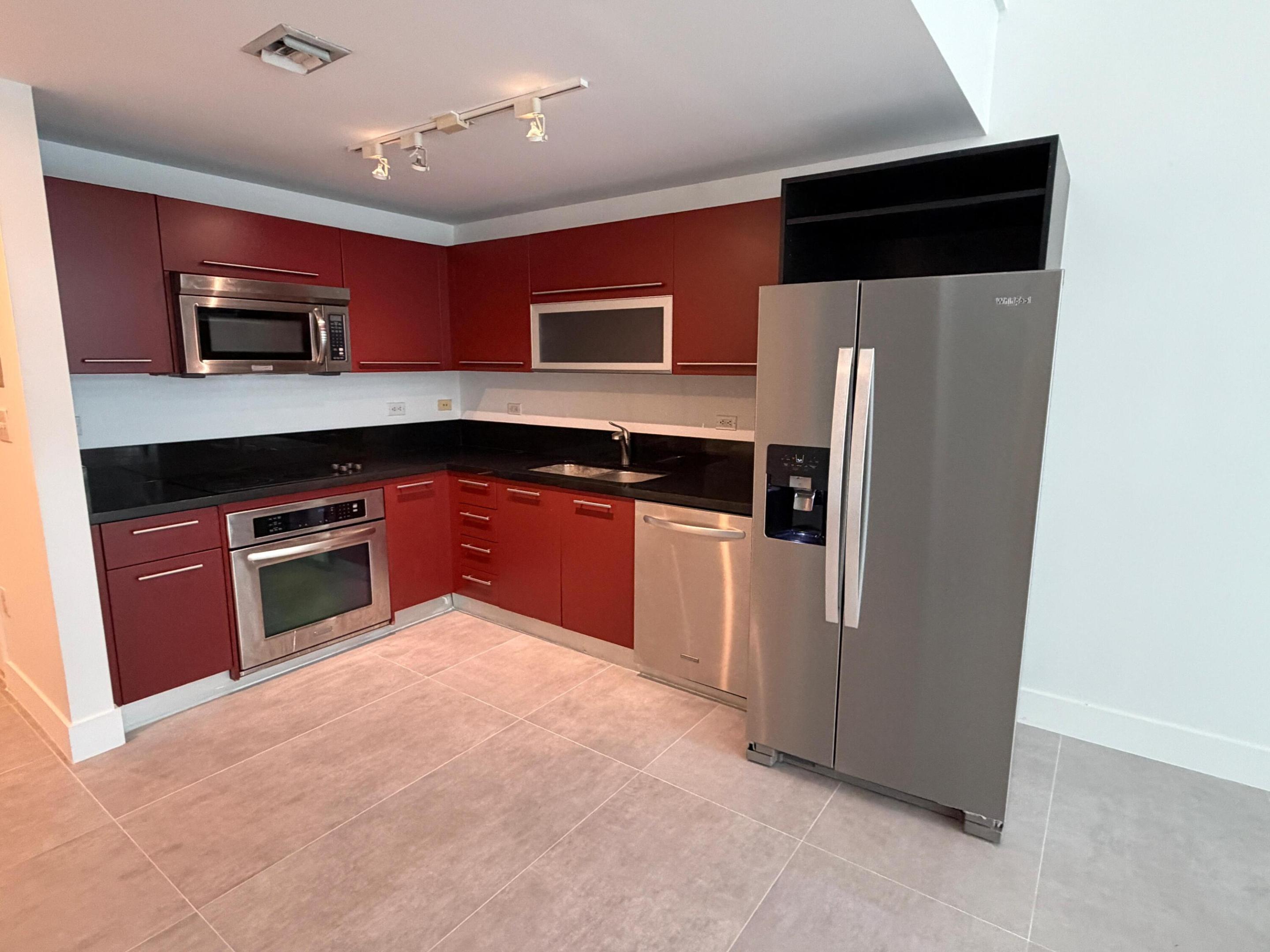 244 Biscayne Boulevard 645 Property Photo 7