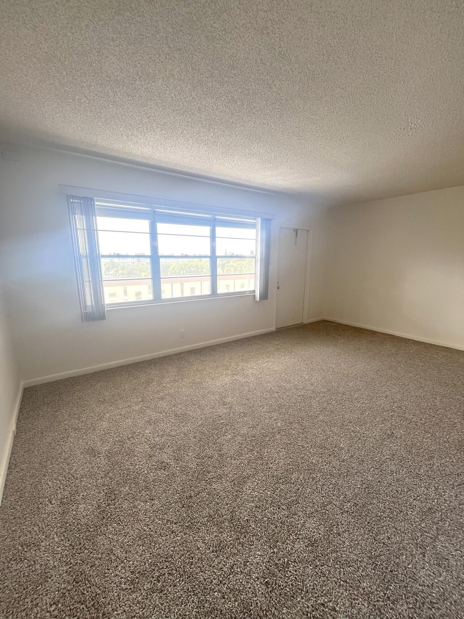 4093 Wolverton E Property Photo 6
