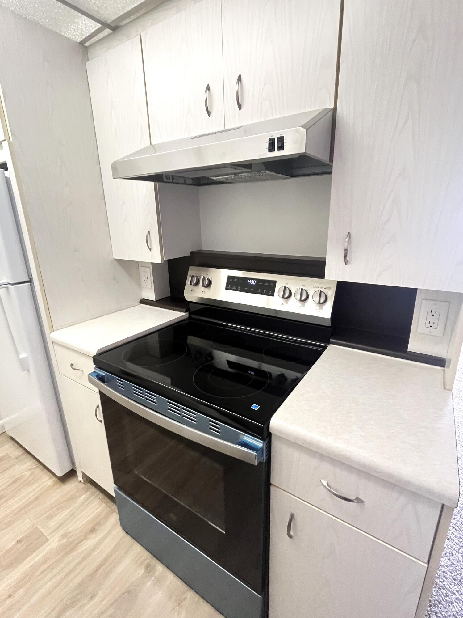 4093 Wolverton E Property Photo 13
