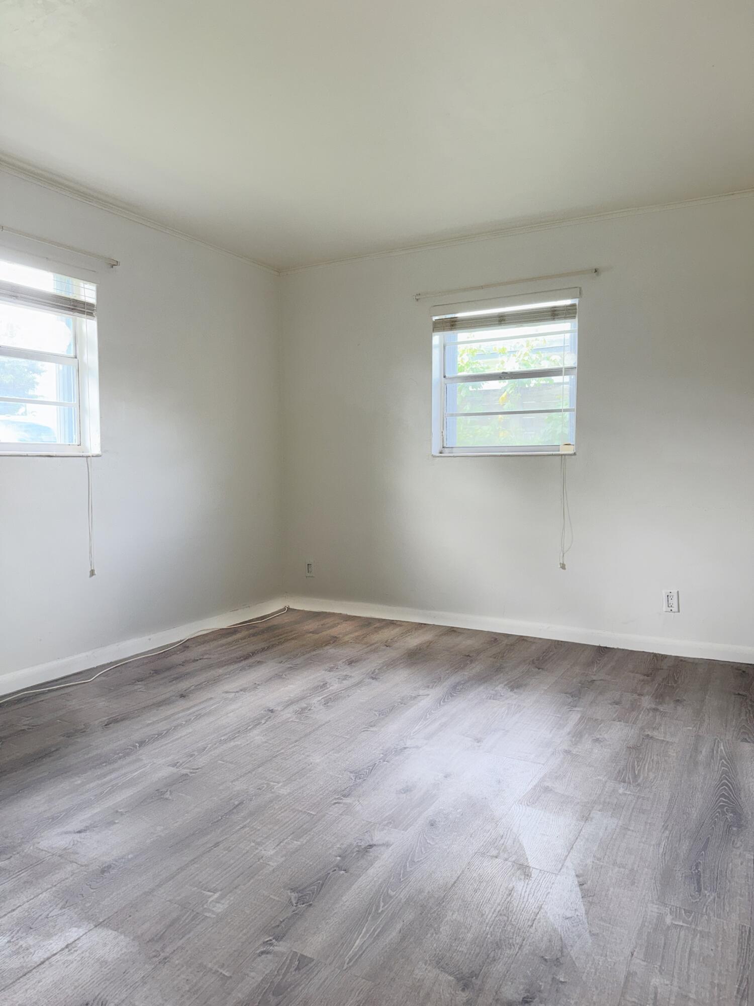 650 Sw 28th Way Property Photo 10