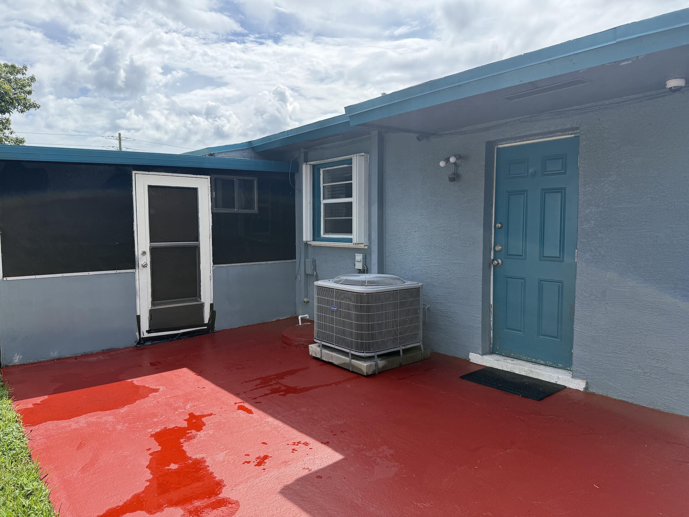 650 Sw 28th Way Property Photo 16