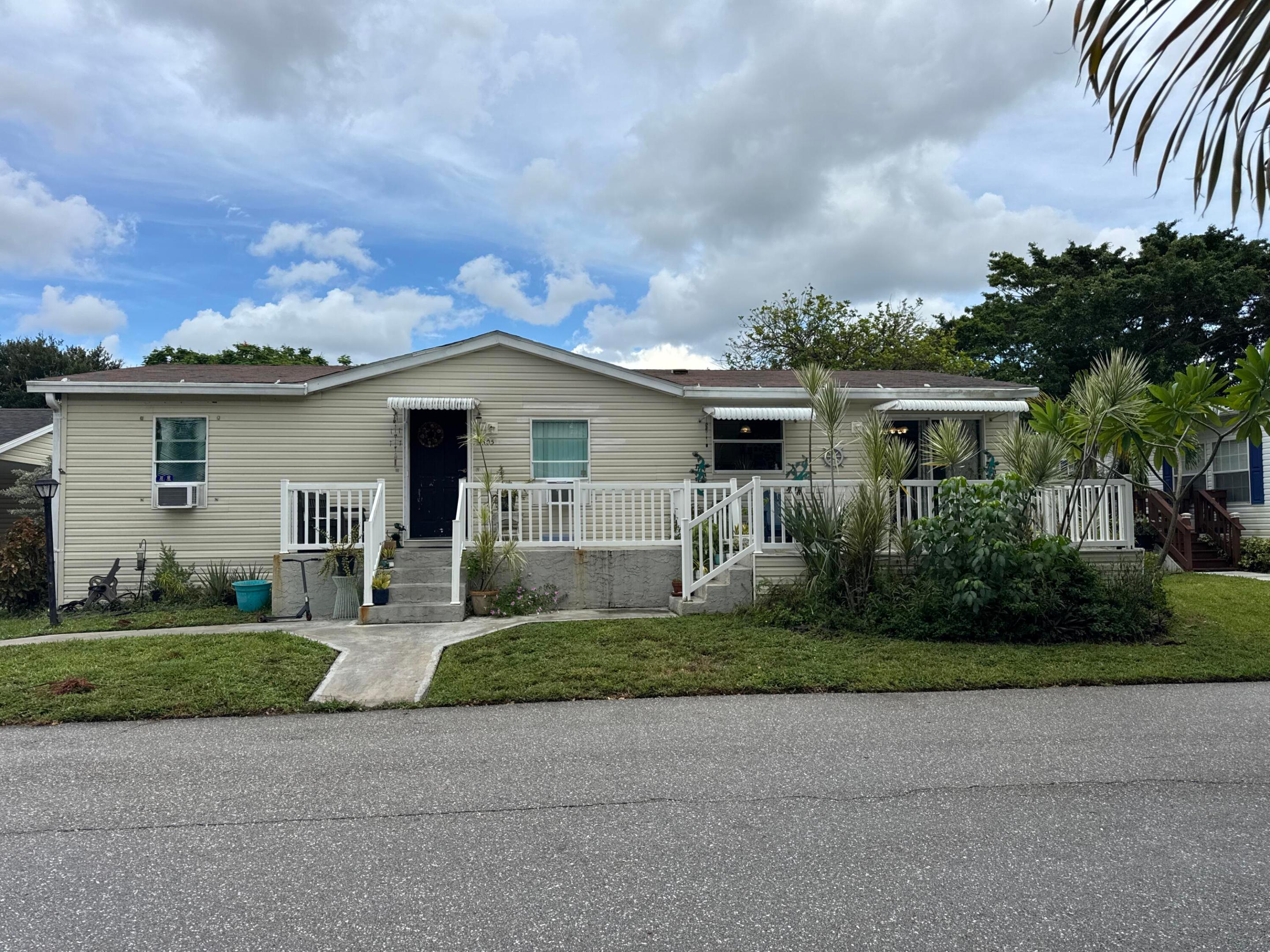 2555 Pga Boulevard 305 Property Photo 1