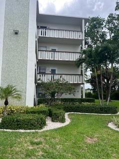 240 SOUTHAMPTON B 240 Property Photo 1