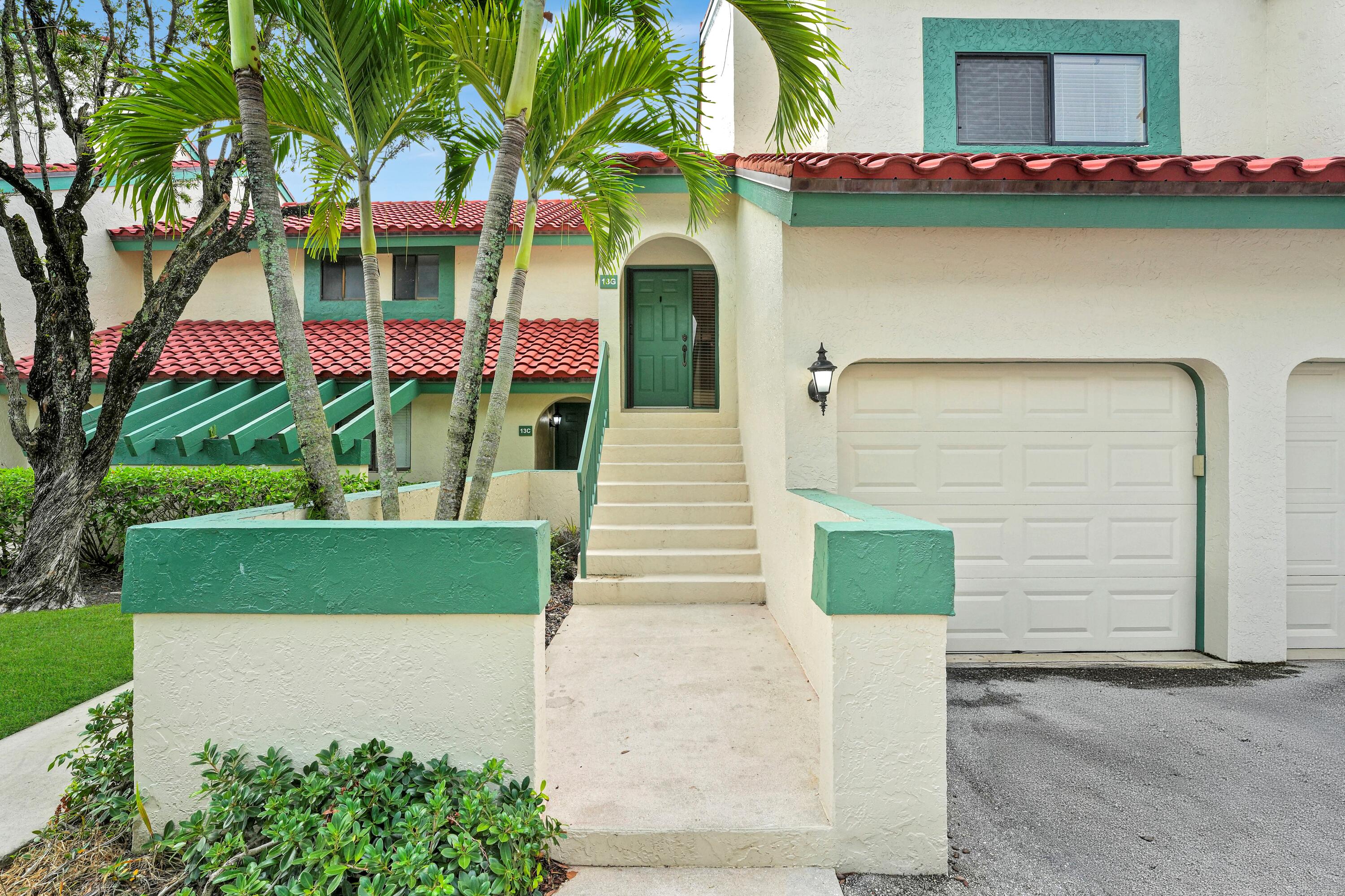 13 Lexington Lane E G Property Photo 1