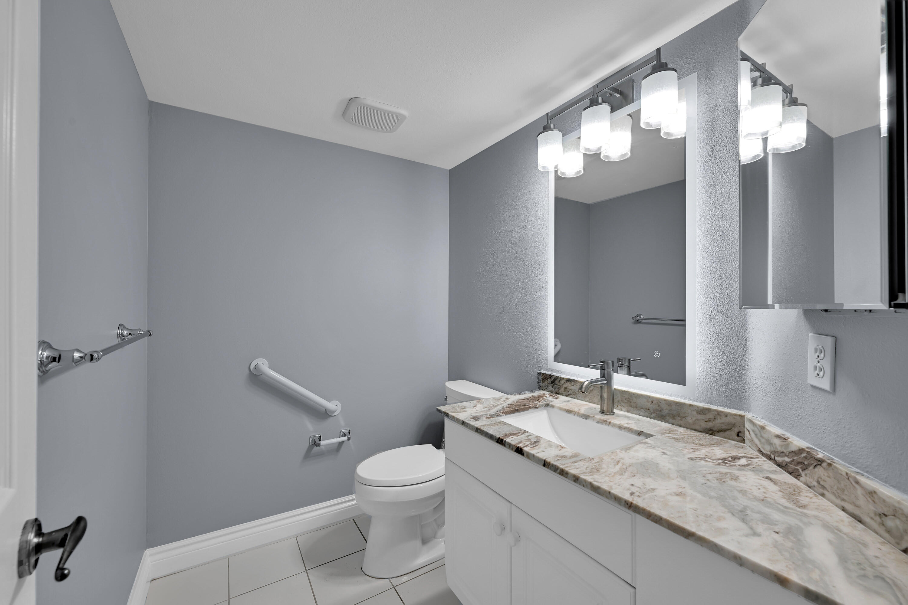 2880 Ne 14th Street Causeway 413 Property Photo 17