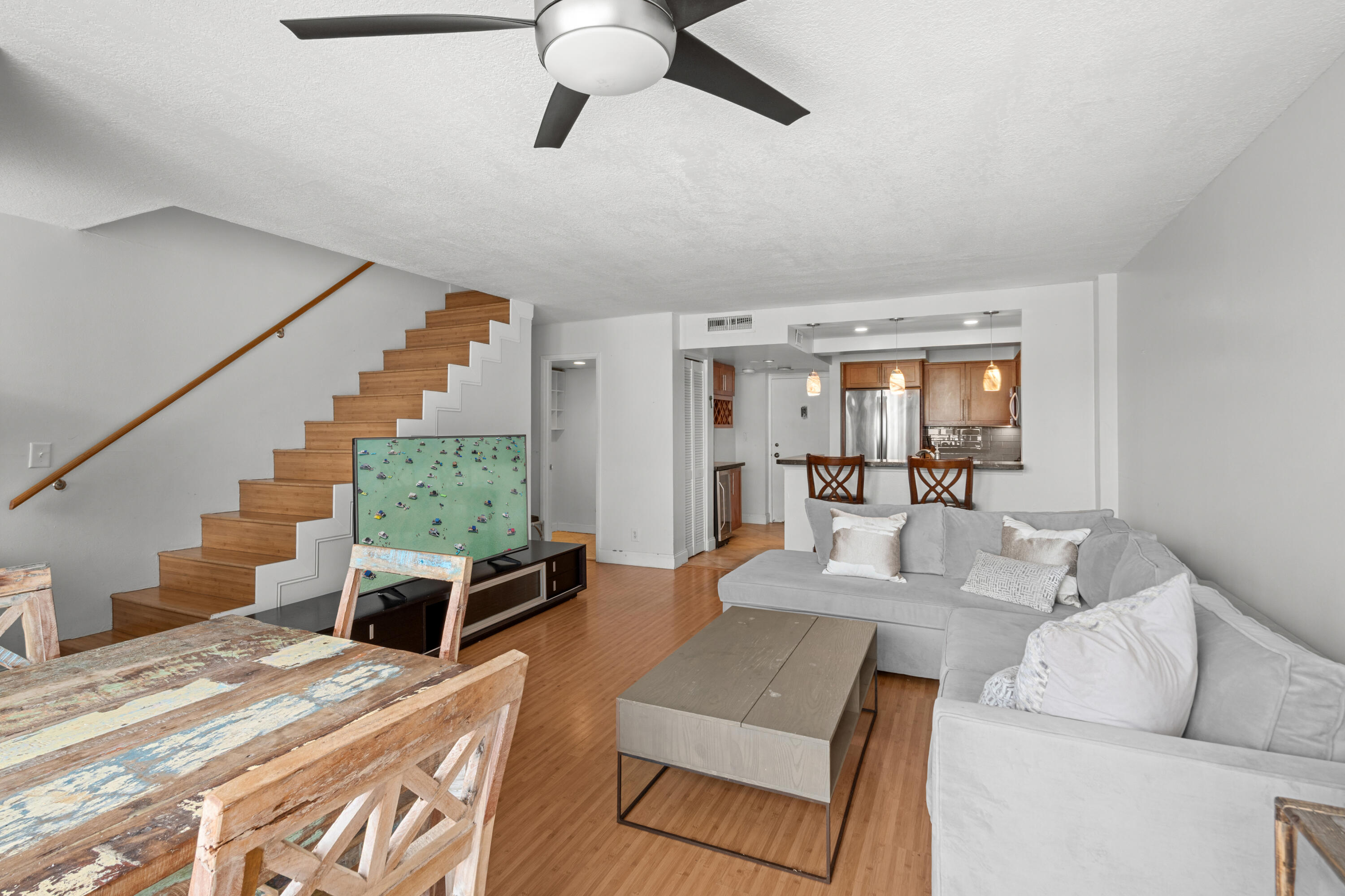111 Briny Avenue Ph7 Property Photo 1