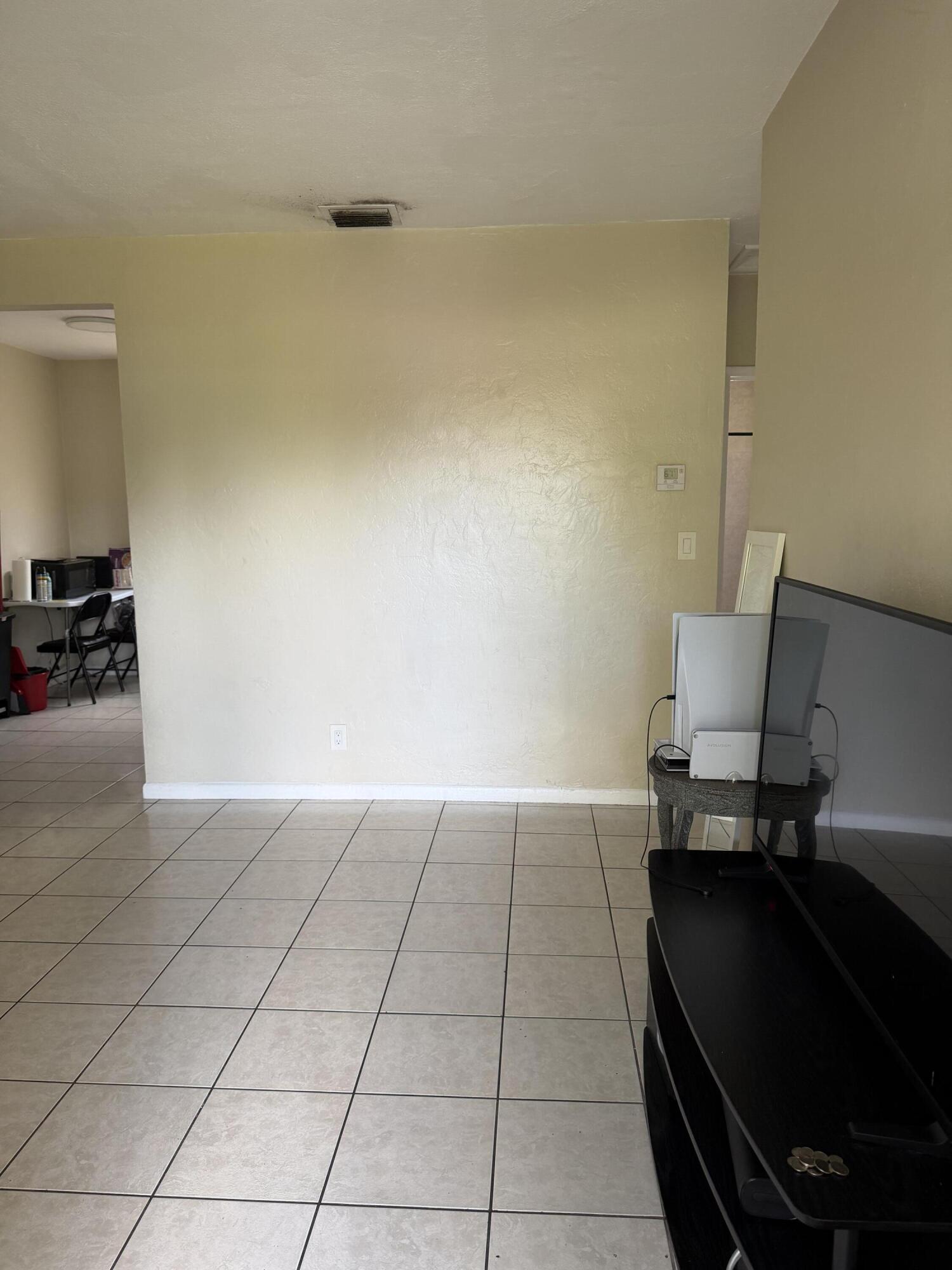 2501 Sw 3rd Street Property Photo 3