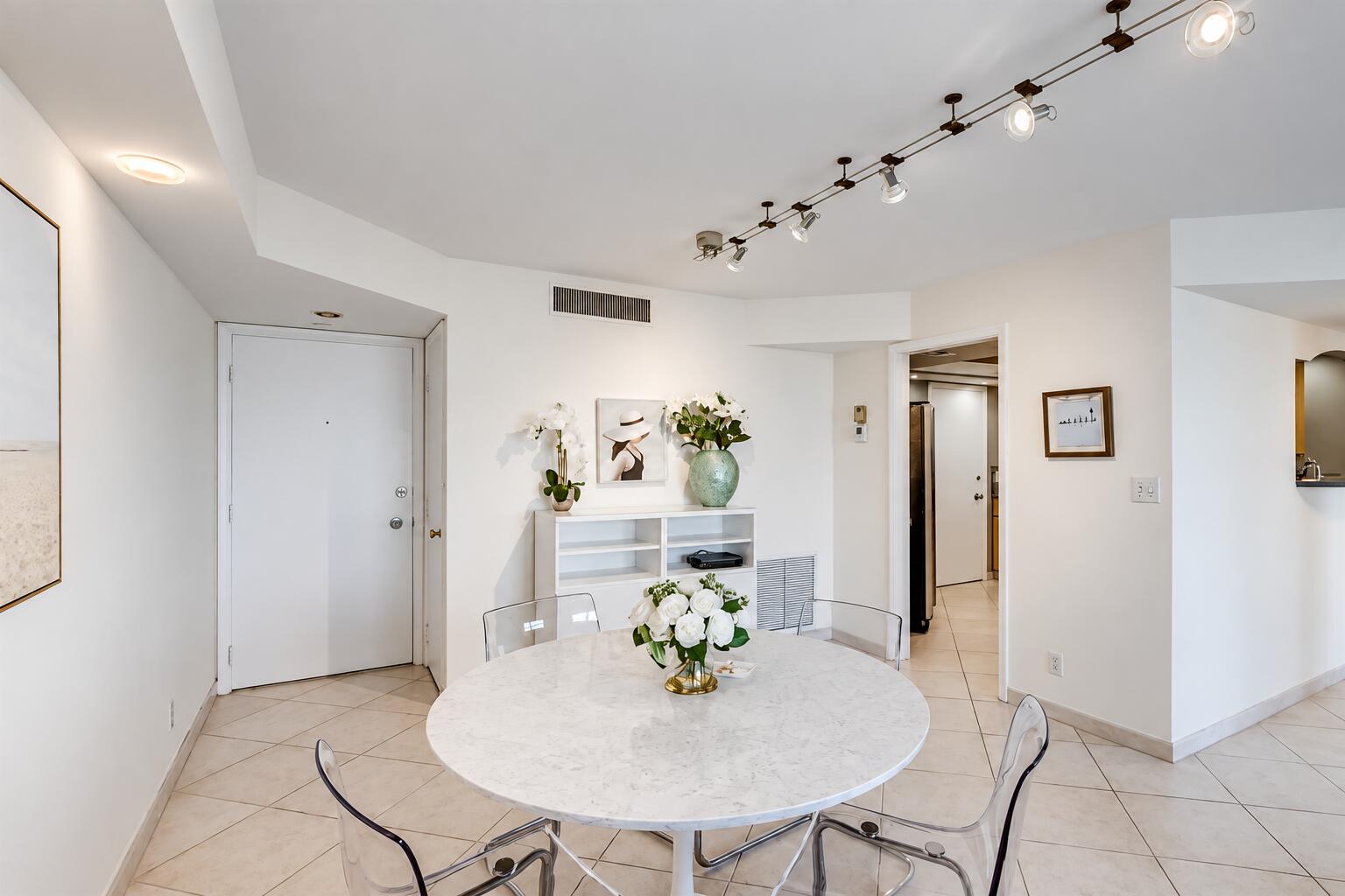 1 Las Olas Circle 1105 Property Photo 11