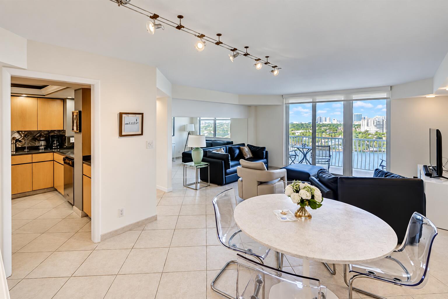 1 Las Olas Circle 1105 Property Photo 12