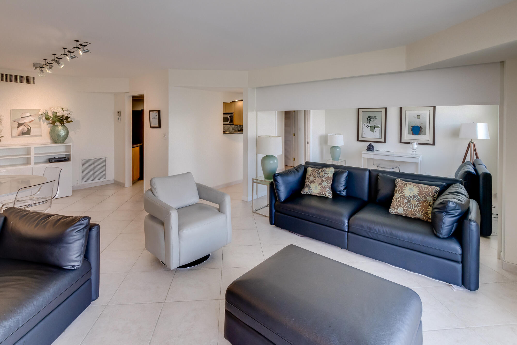 1 Las Olas Circle 1105 Property Photo 14