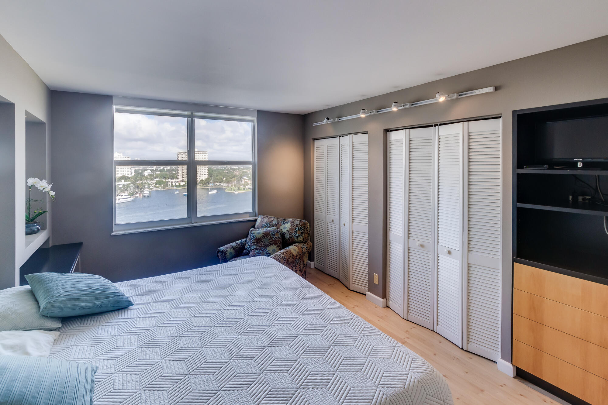 1 Las Olas Circle 1105 Property Photo 21