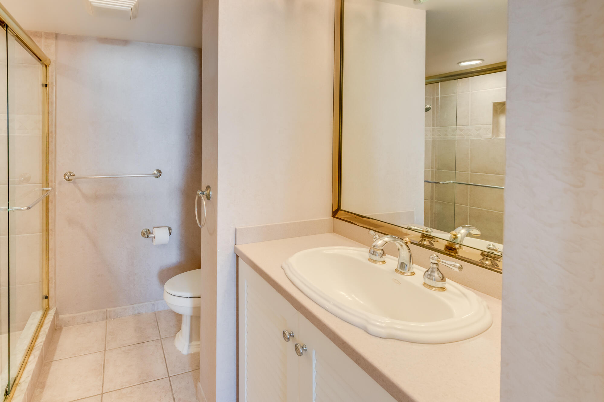 1 Las Olas Circle 1105 Property Photo 23