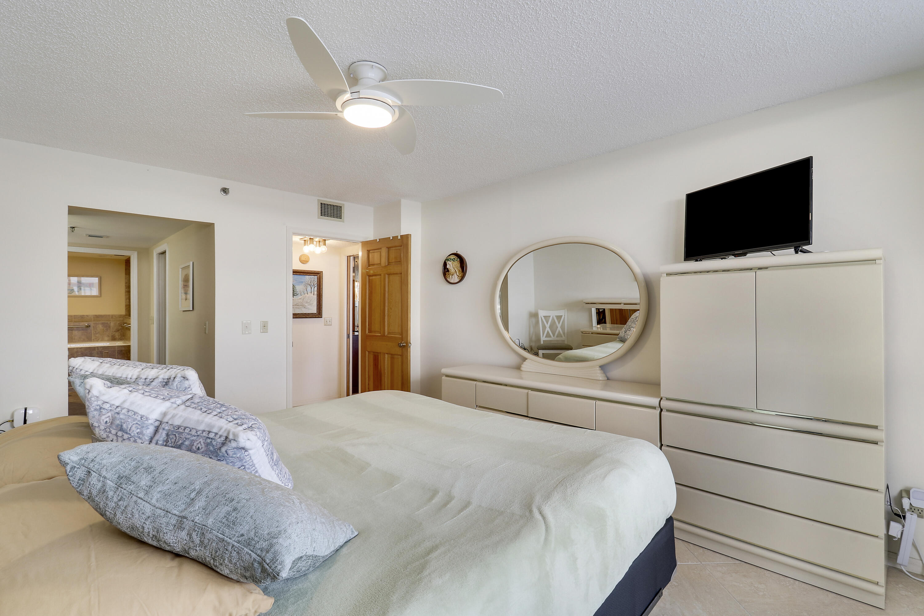 9960 S Ocean Drive 1802 Property Photo 26