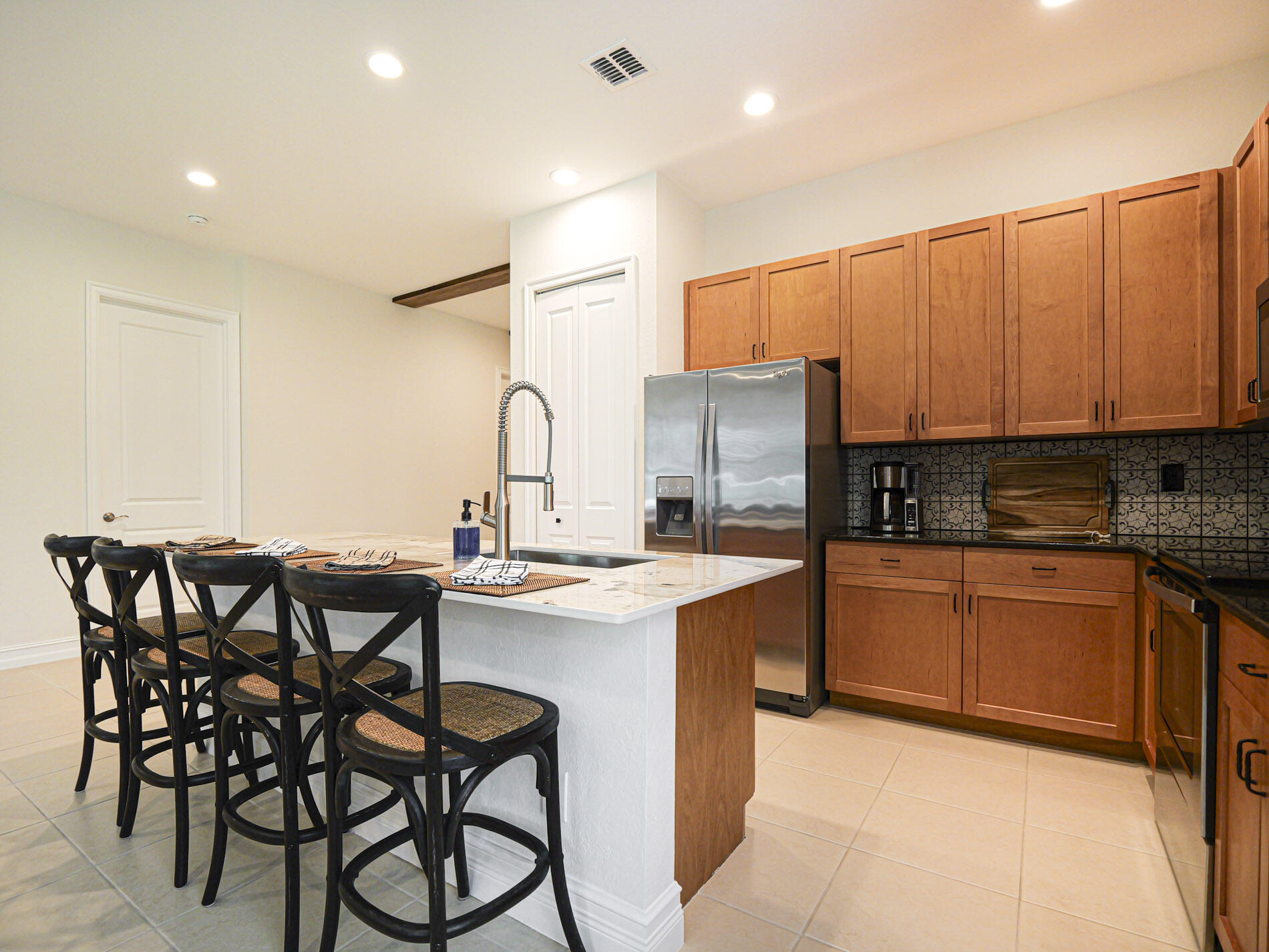 5527 57th Way Property Photo 9