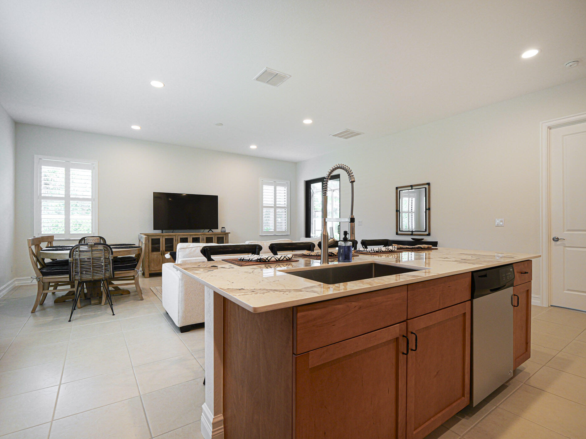 5527 57th Way Property Photo 11