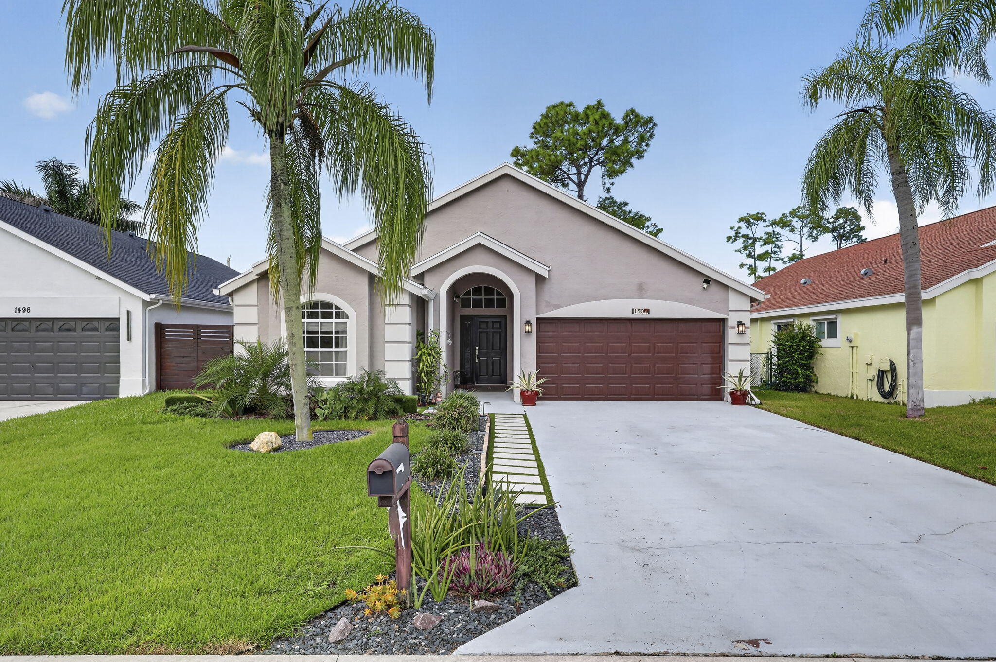 1504 LAKE BREEZE Drive Property Photo 1