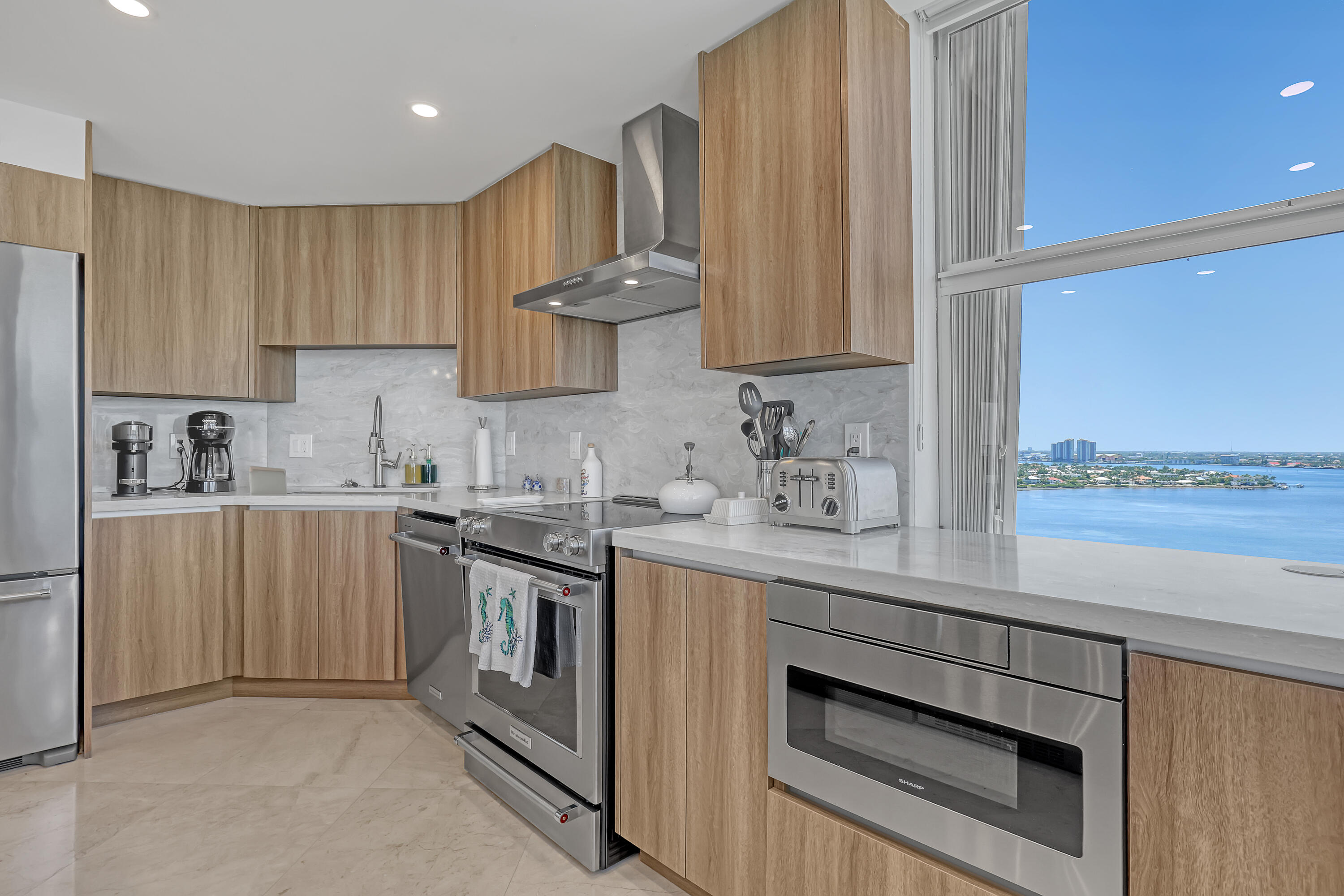 5200 N Ocean Drive 1703 Property Photo 12