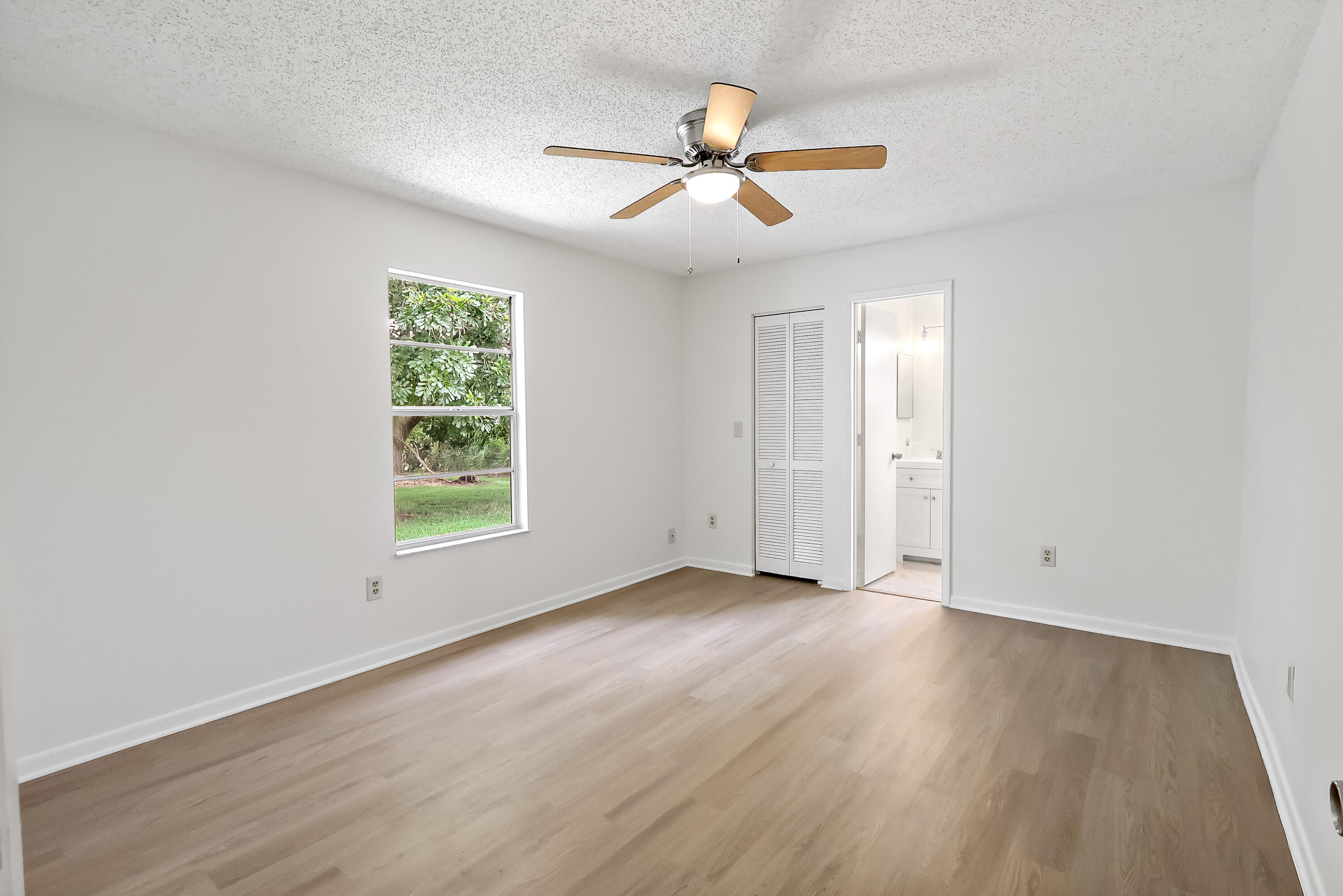 2907 Sw Coastal Terrace Property Photo 8