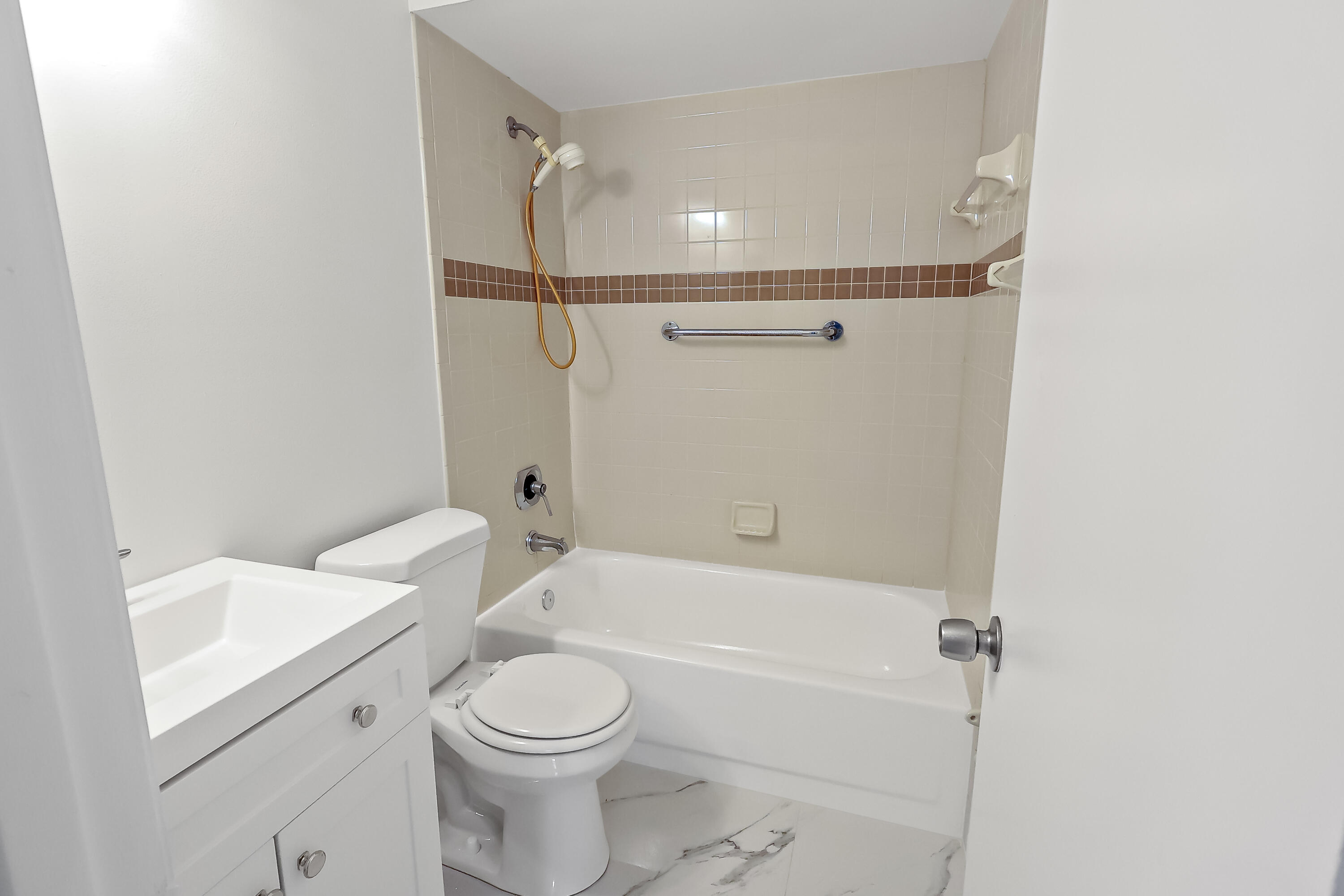 2907 Sw Coastal Terrace Property Photo 12