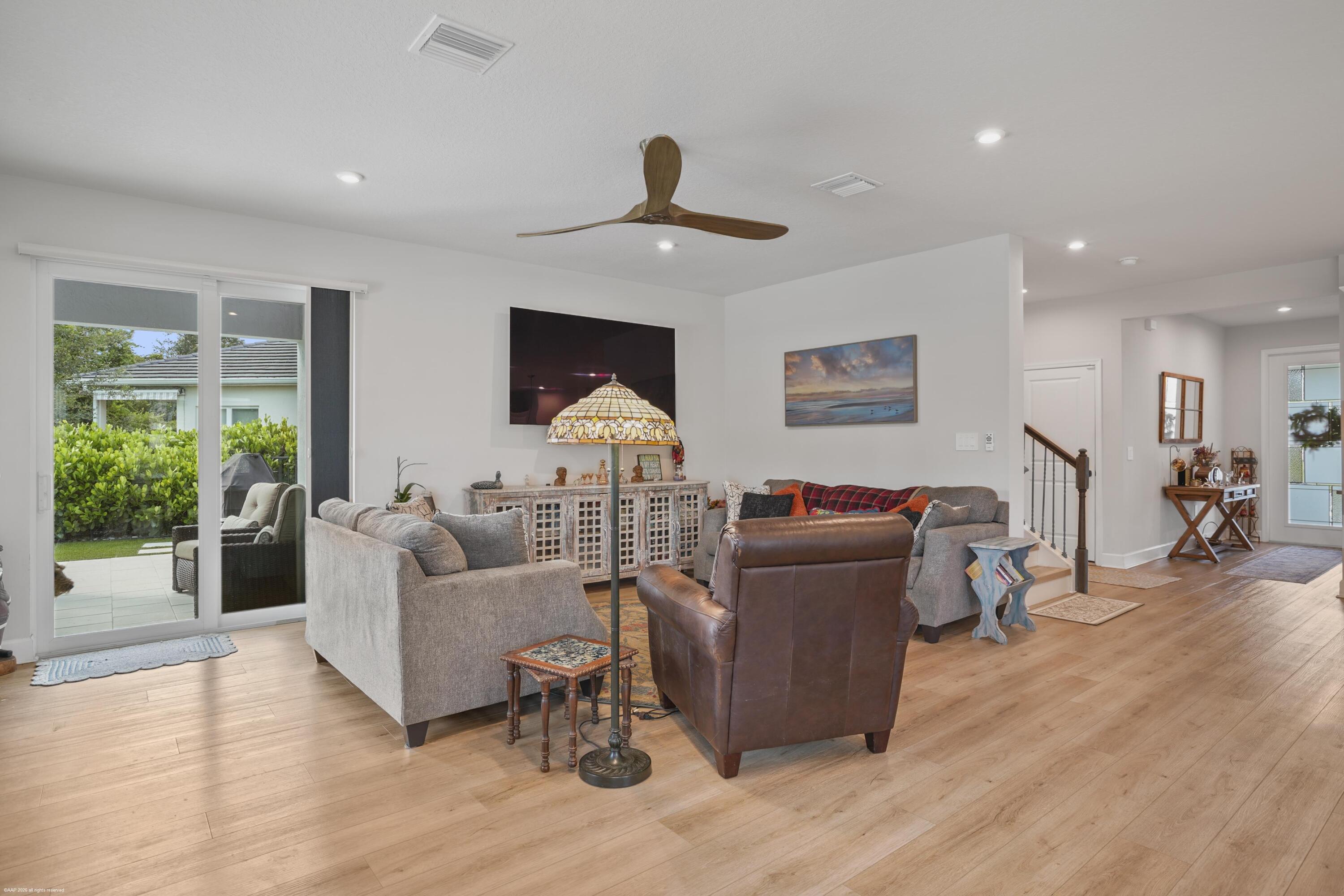 194 Sw Pomeroy Street Property Photo 15
