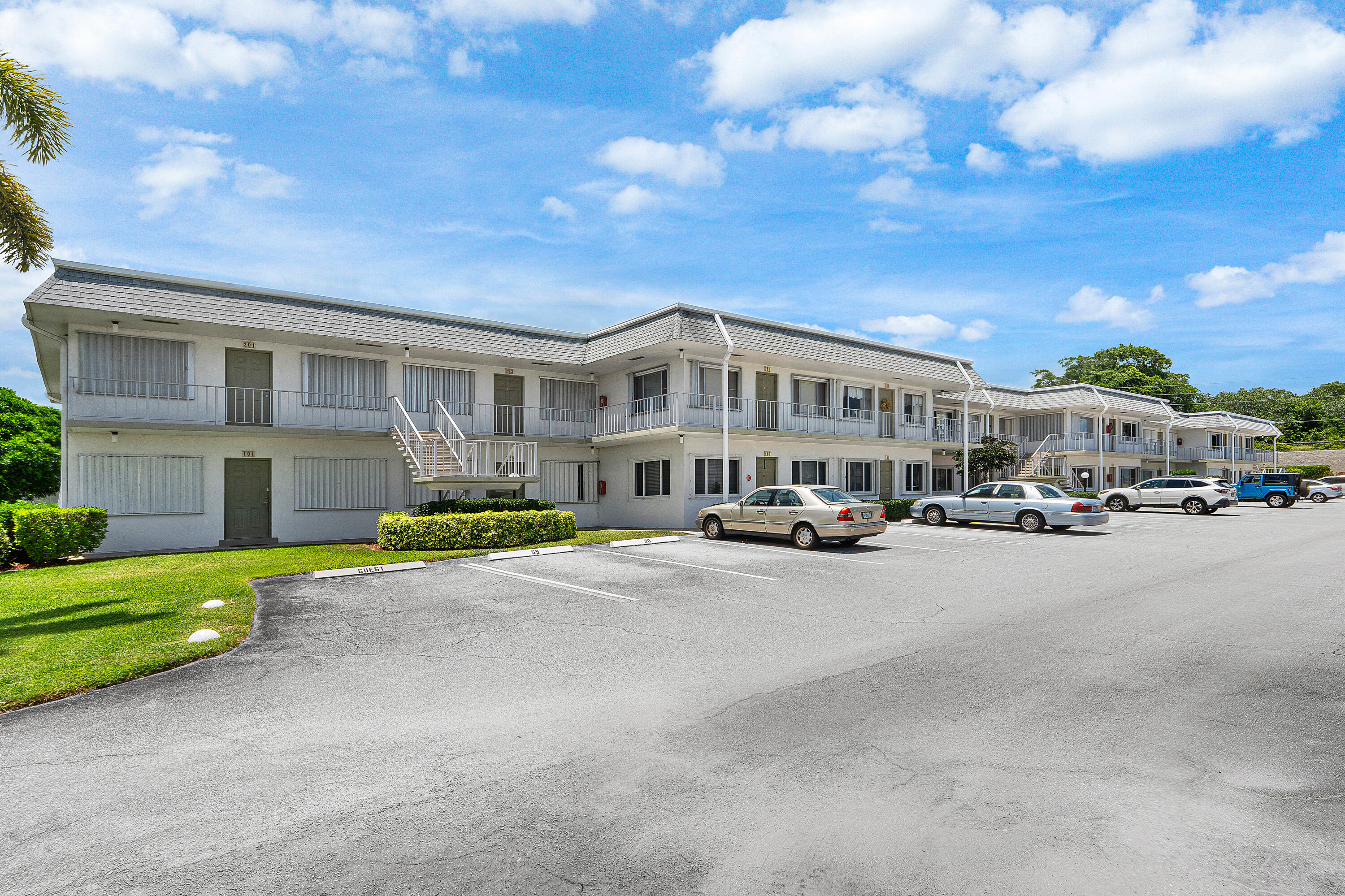 3160 Lake Osborne Drive Bldg 6 Unit 206 Property Photo 1