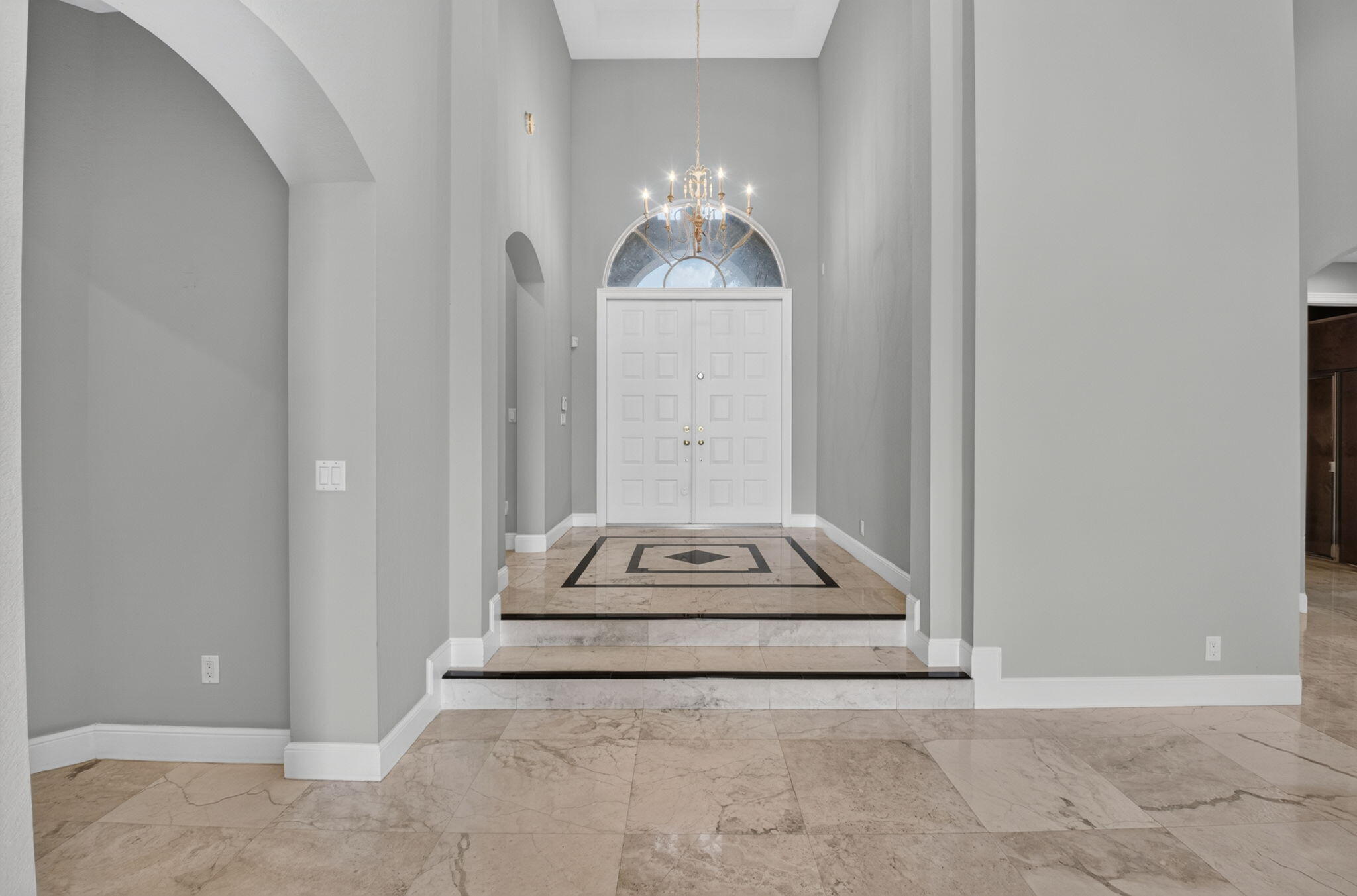 16040 Bristol Isle Way Property Photo 4