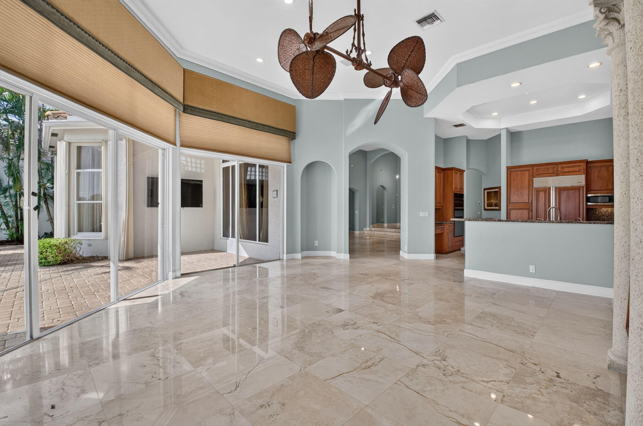 16040 Bristol Isle Way Property Photo 8