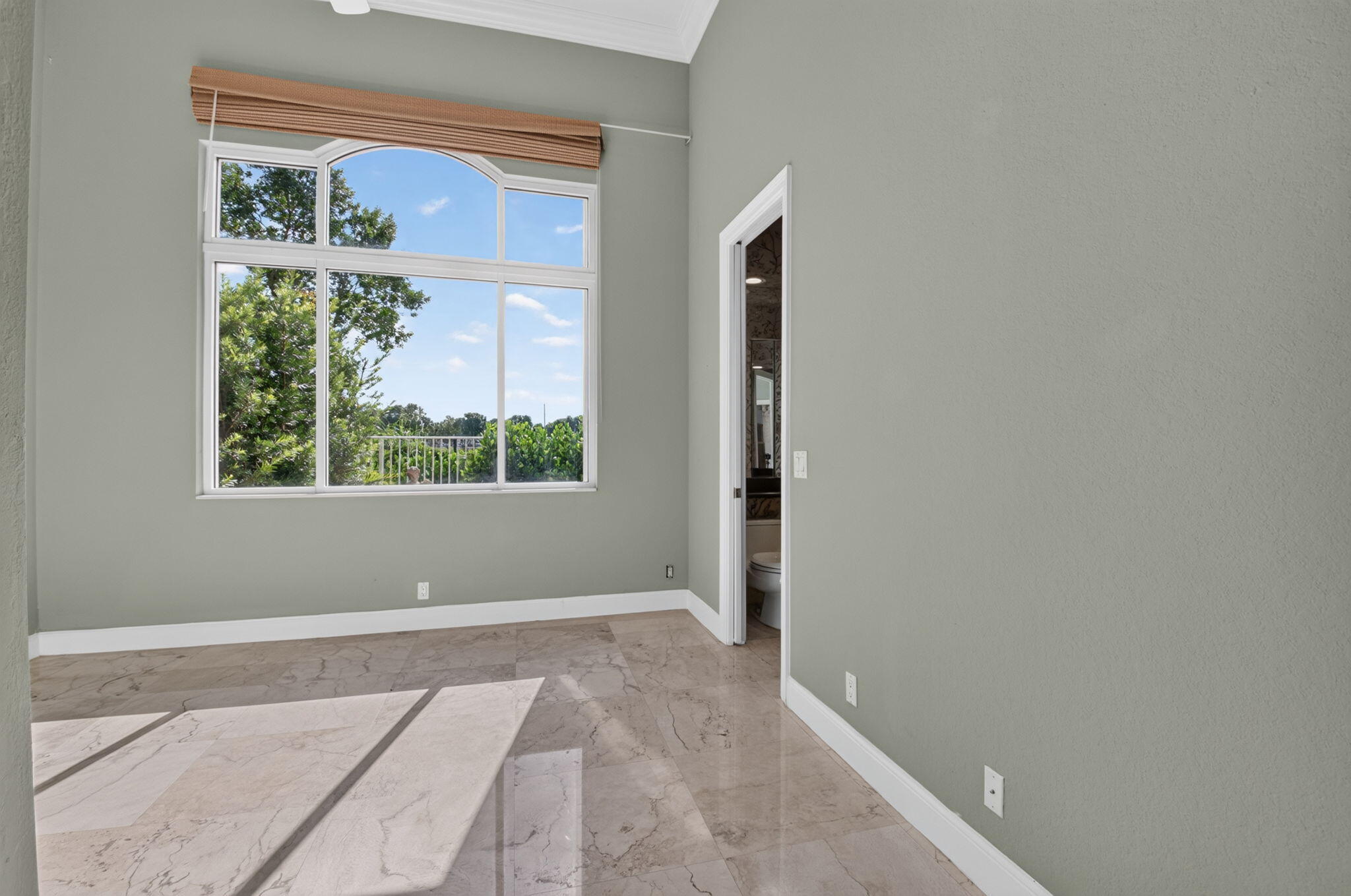 16040 Bristol Isle Way Property Photo 11
