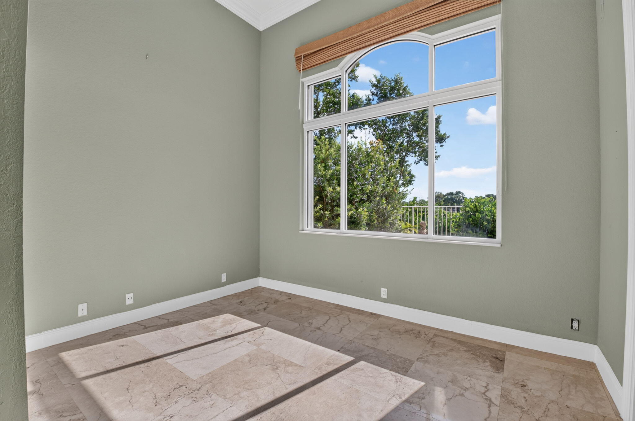 16040 Bristol Isle Way Property Photo 12