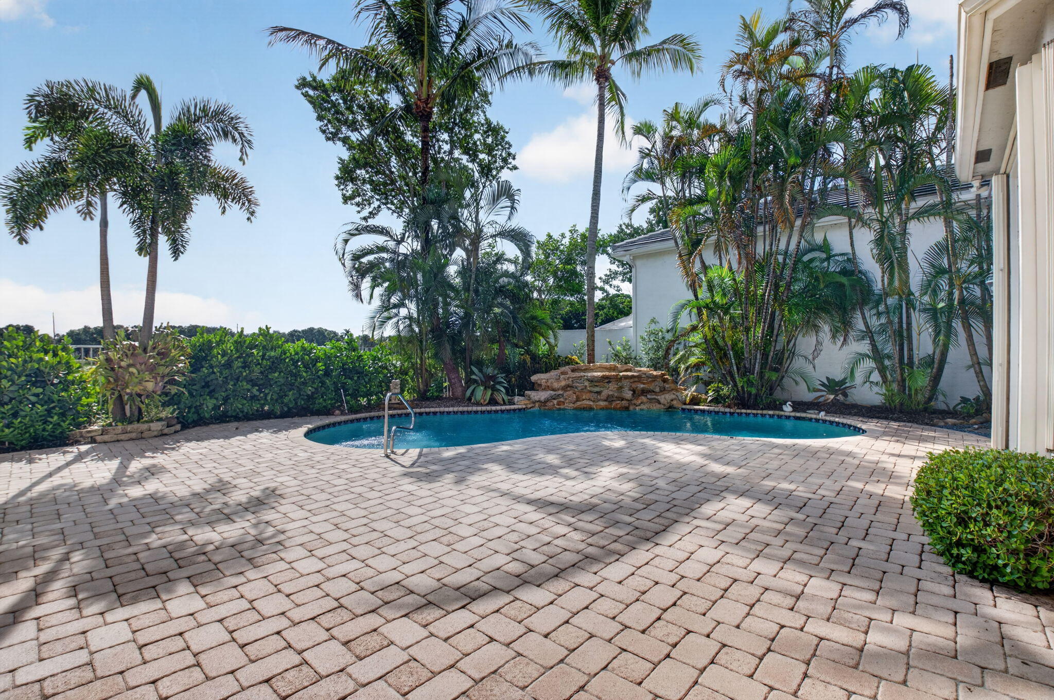 16040 Bristol Isle Way Property Photo 27
