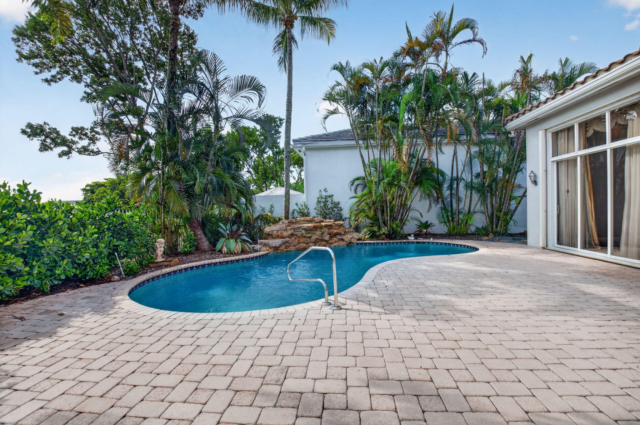 16040 Bristol Isle Way Property Photo 28