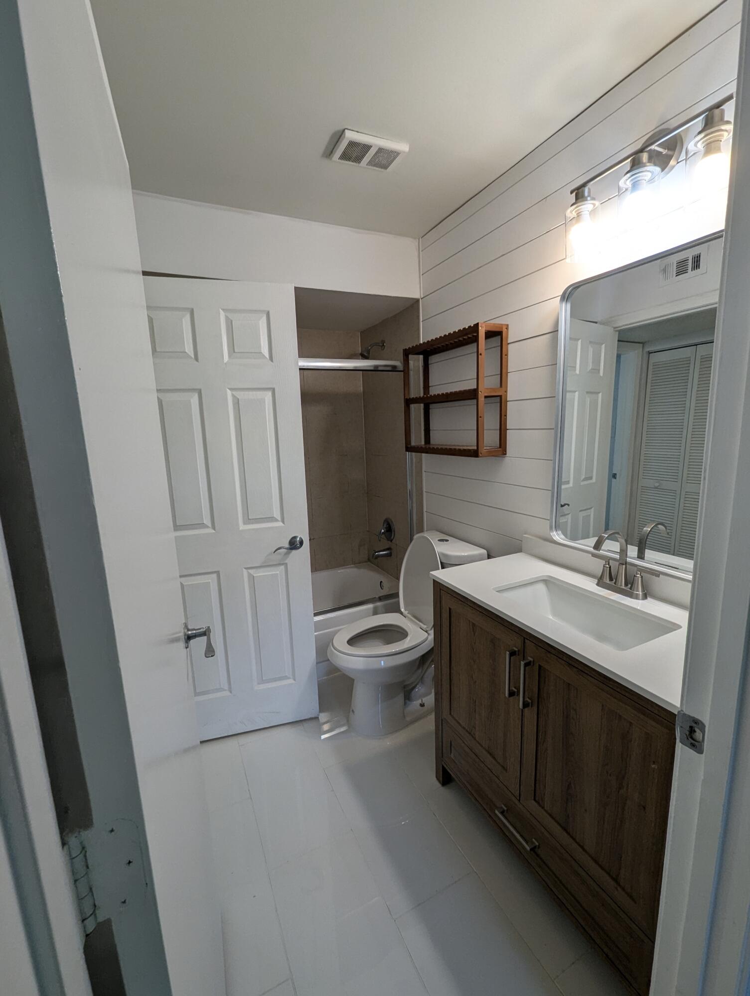 1215 CRYSTAL Way G Property Photo 1