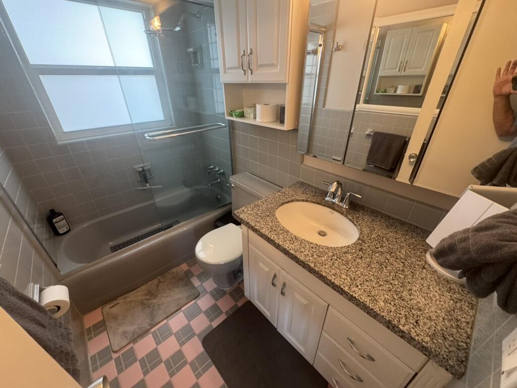 180 Isle Of Venice Drive 433 Property Photo 12