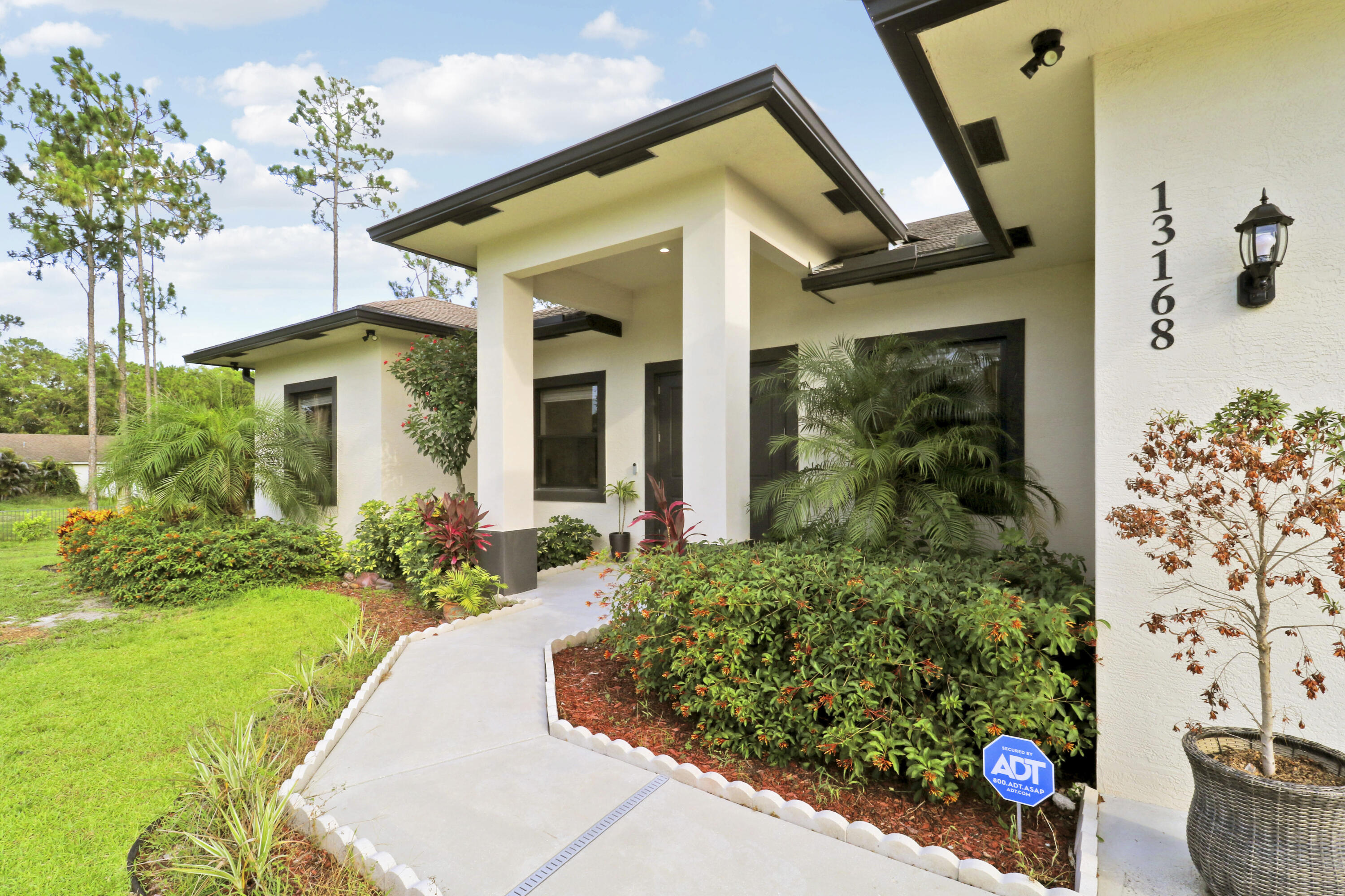 13168 Key Lime Boulevard Property Photo 3