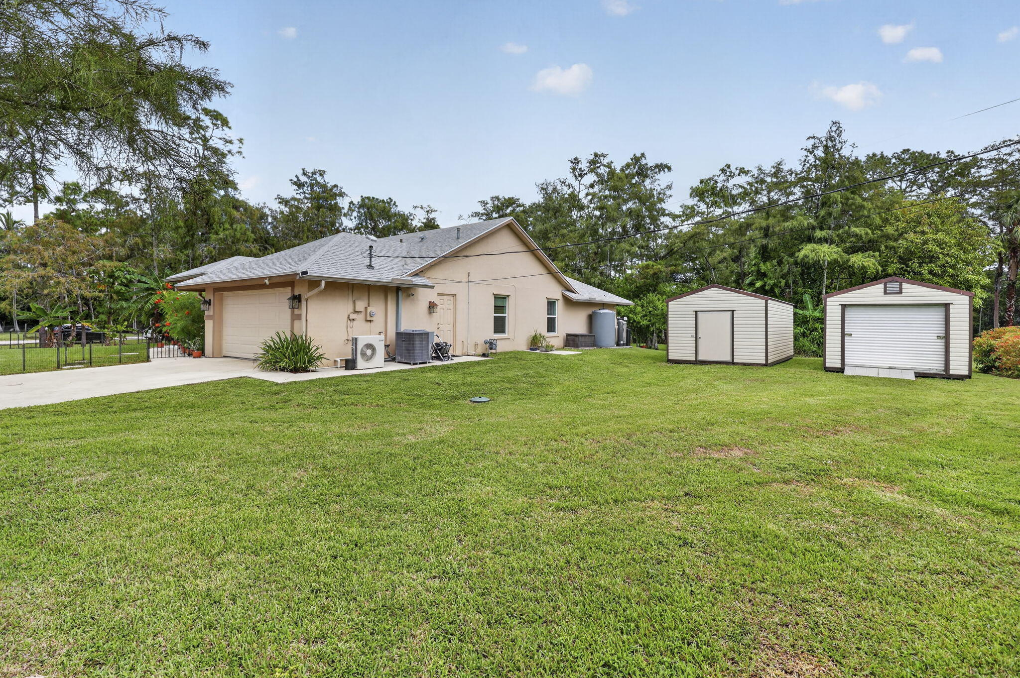 16477 Orange Boulevard Property Photo 4