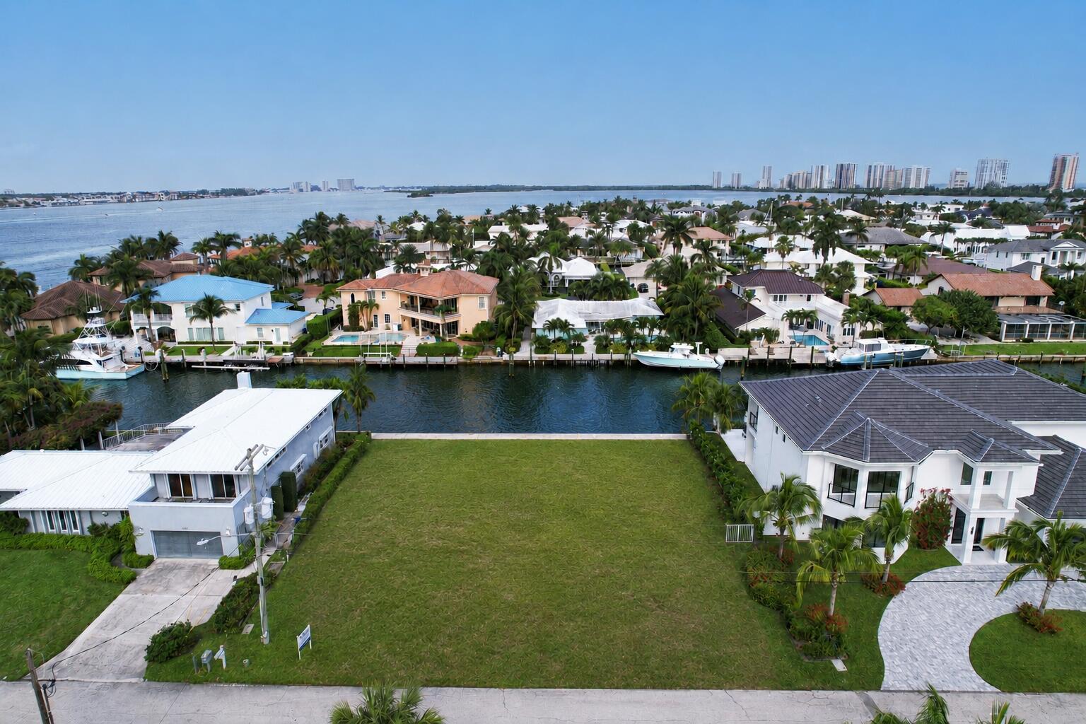 1050 Bimini Lane Property Photo 2