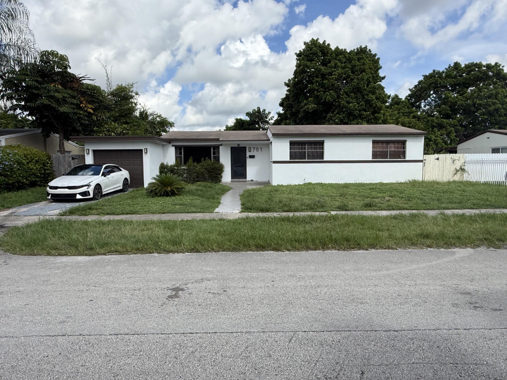 761 Nw 183rd Drive Property Photo 1