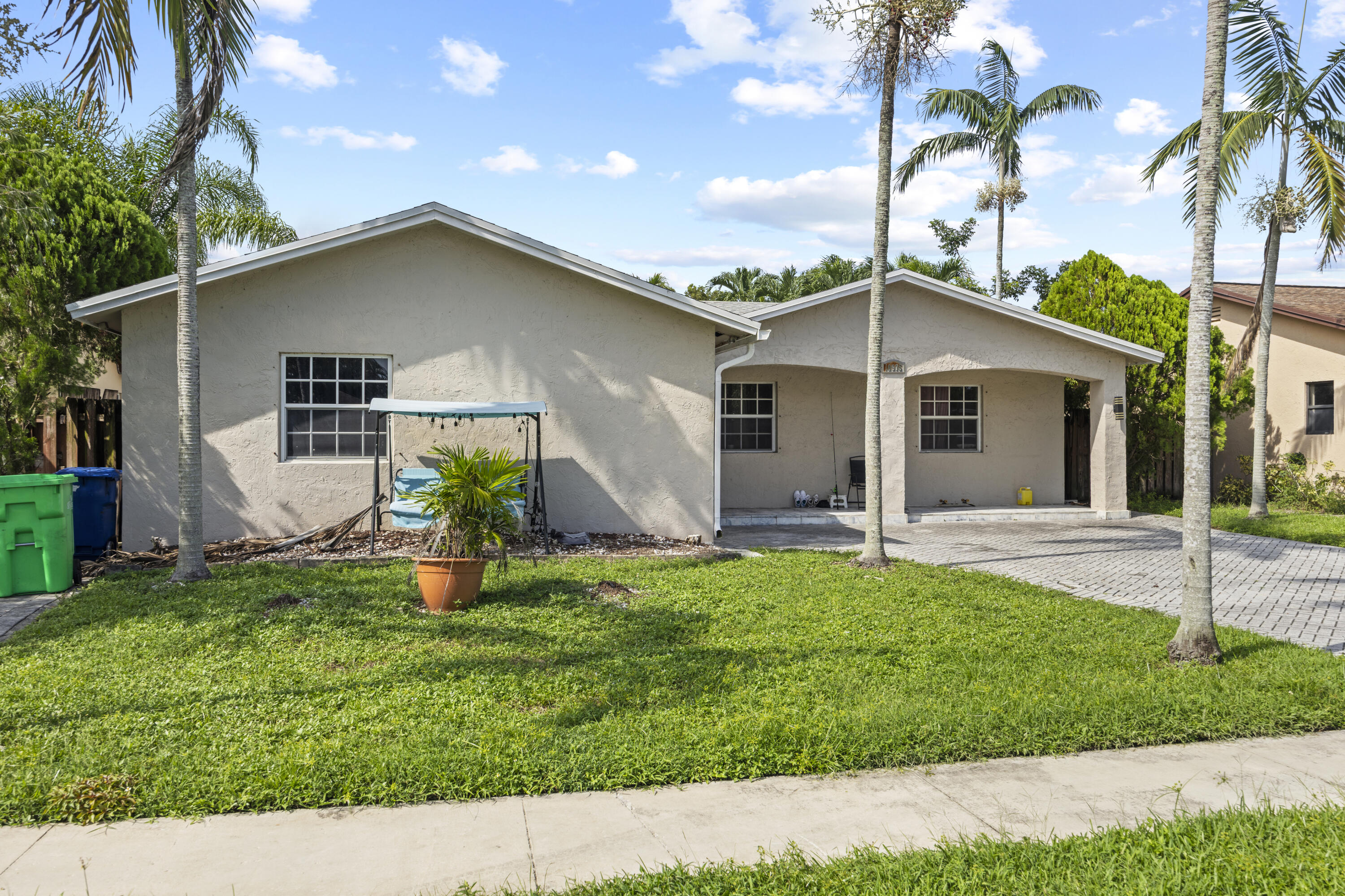 10975 Nw 27th Place Property Photo 1