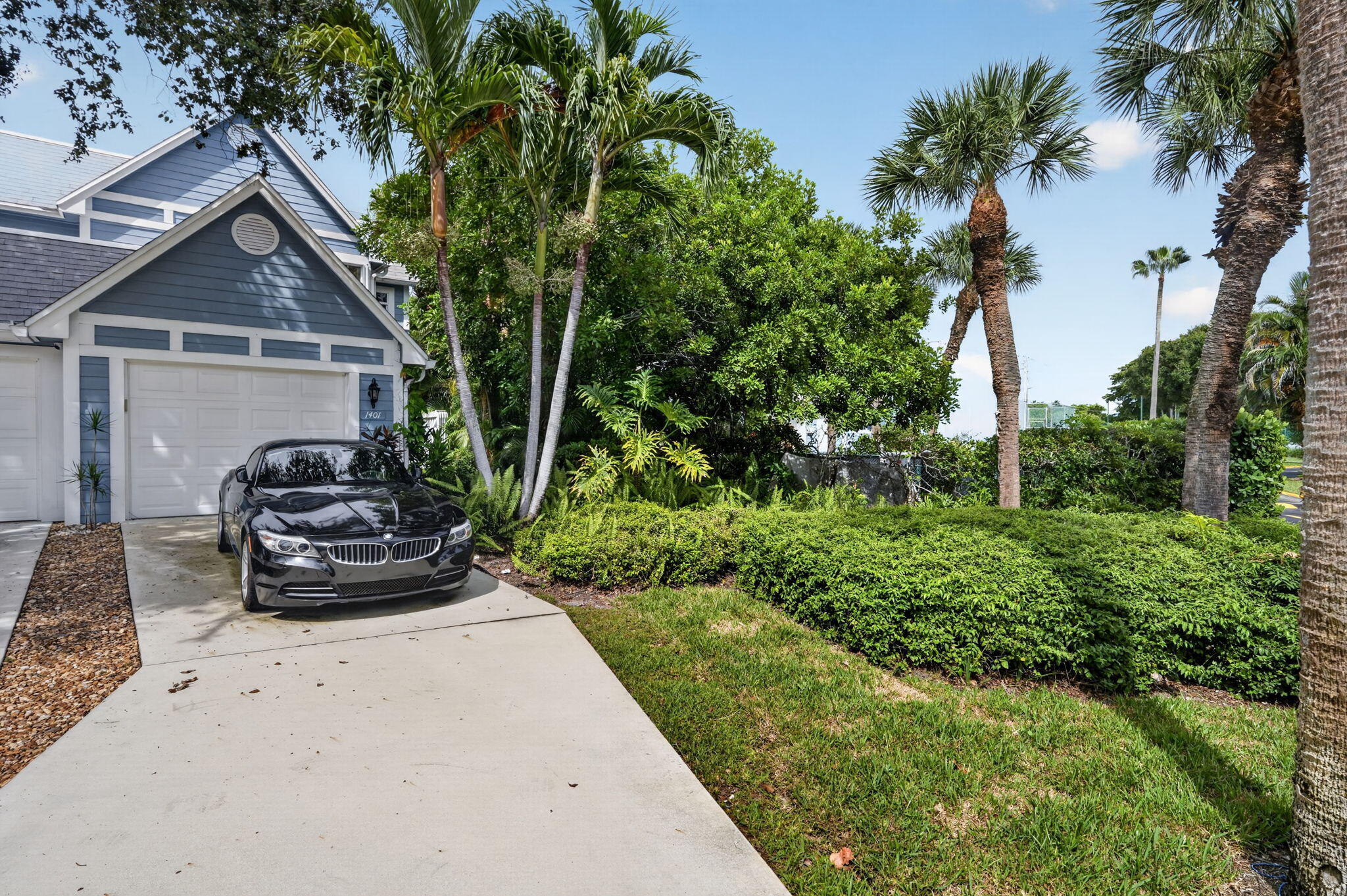 1401 Ocean Dunes Circle Property Photo 3