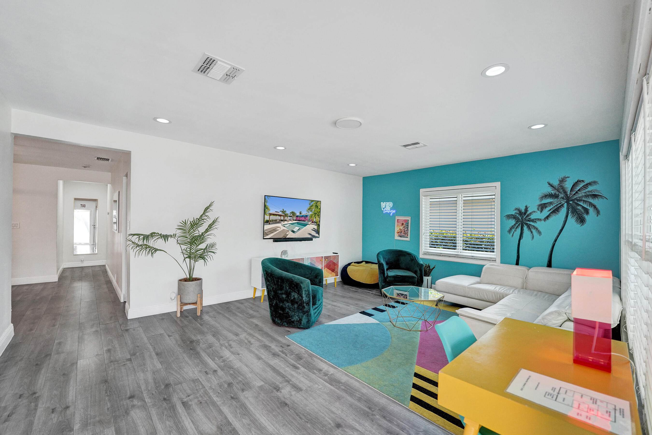 1535 Hollywood Boulevard Property Photo 3