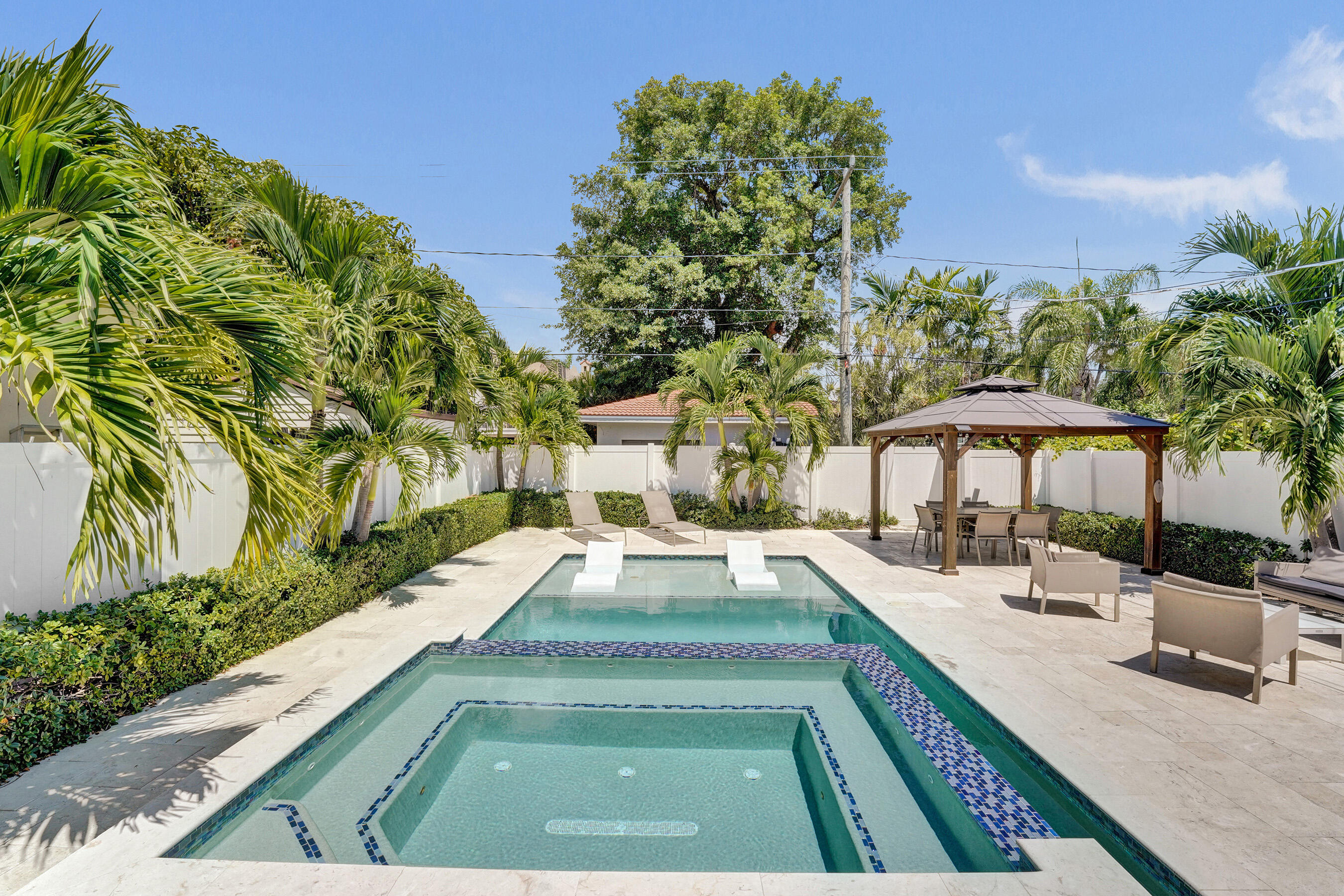 1535 Hollywood Boulevard Property Photo 24