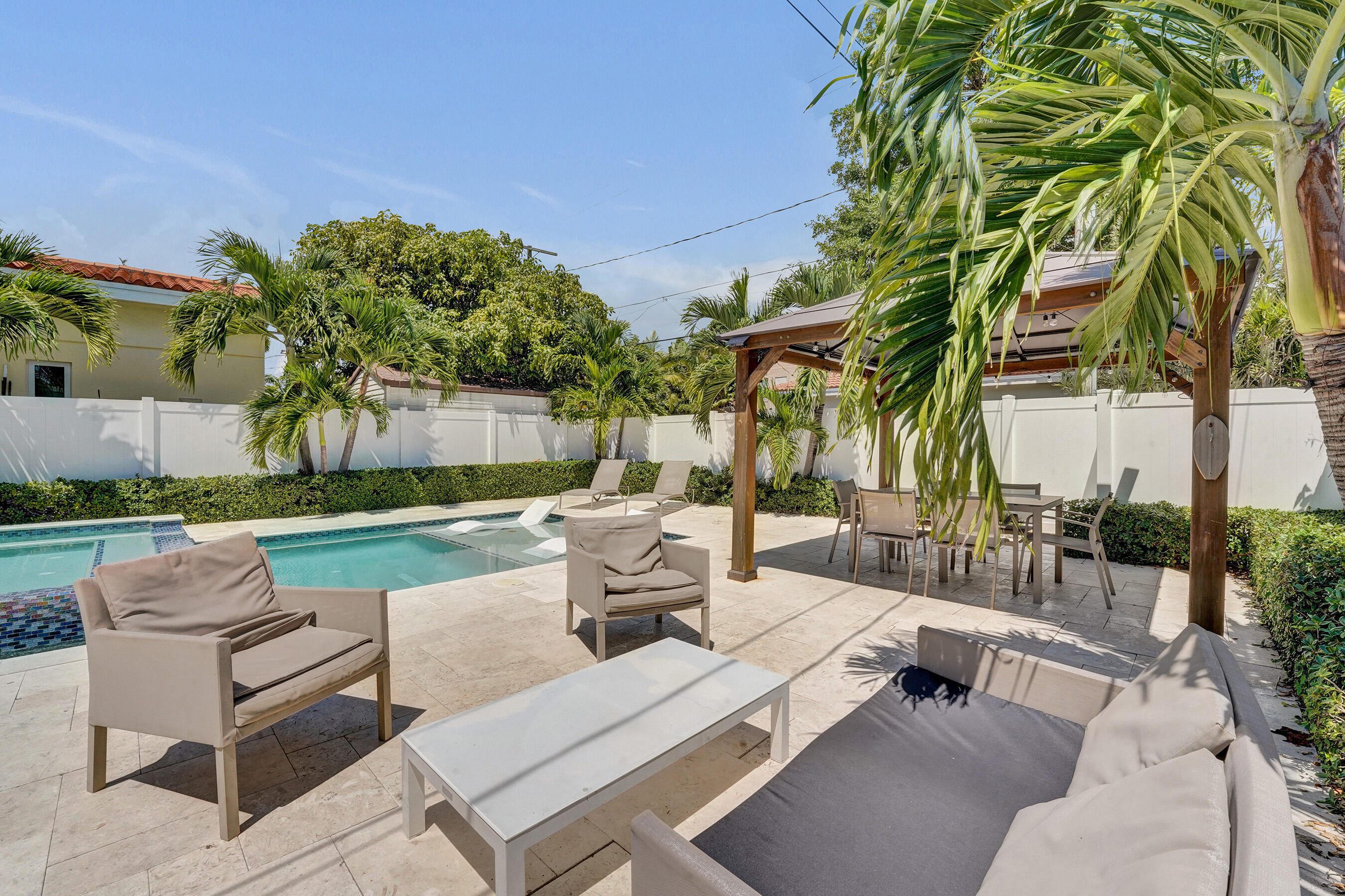 1535 Hollywood Boulevard Property Photo 26