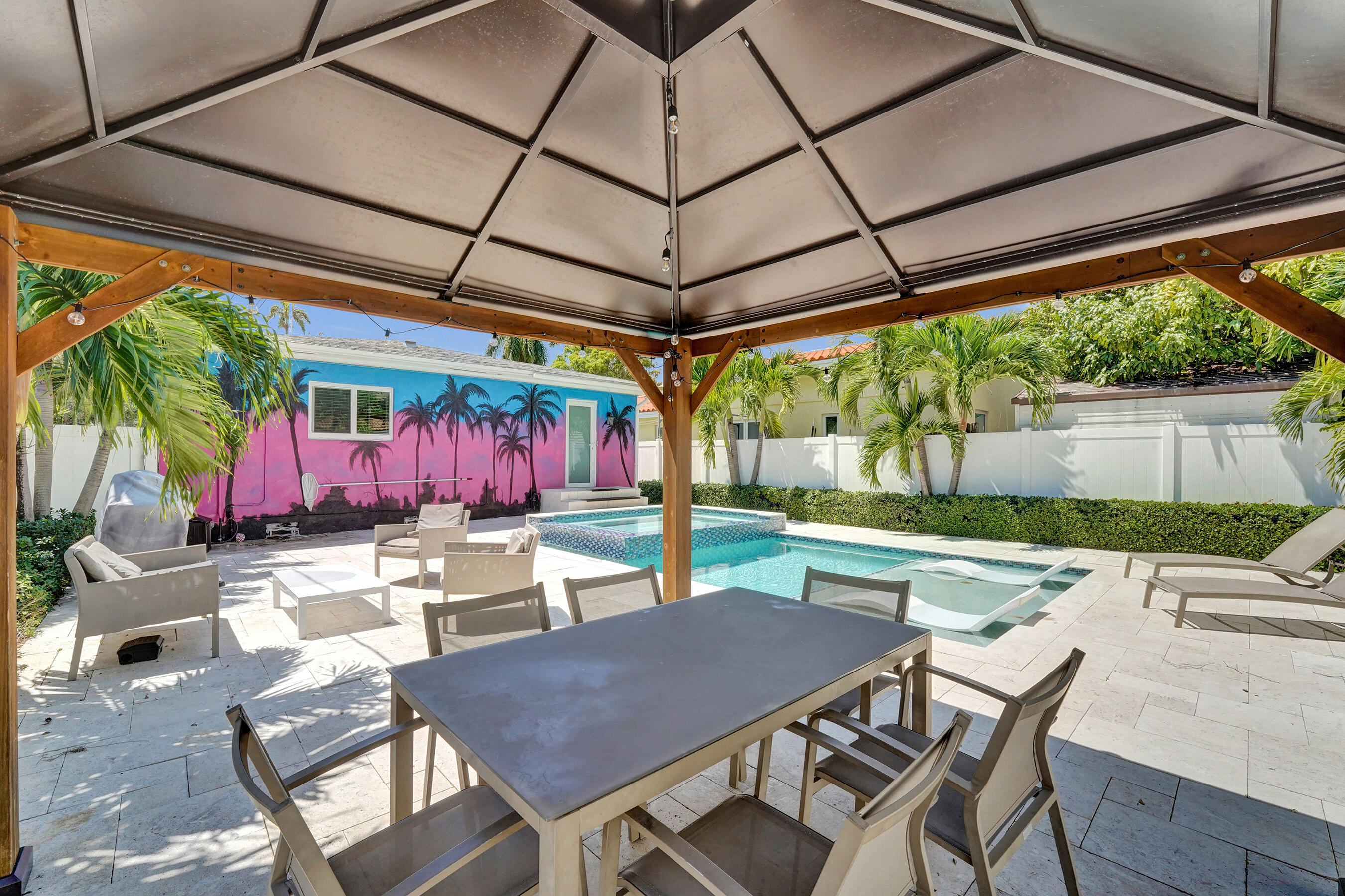 1535 Hollywood Boulevard Property Photo 28