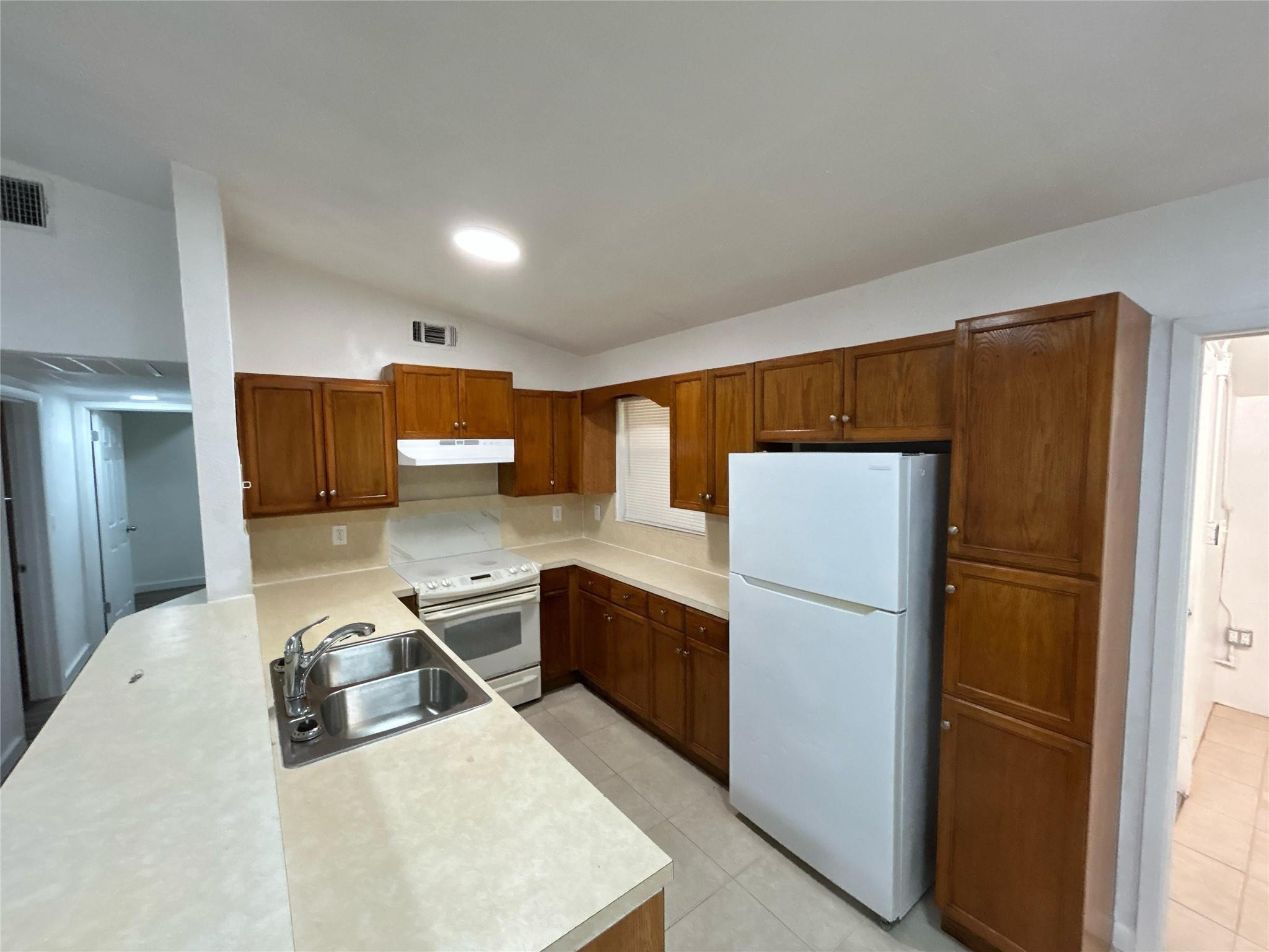417 Sw 25th Terrace Property Photo 1