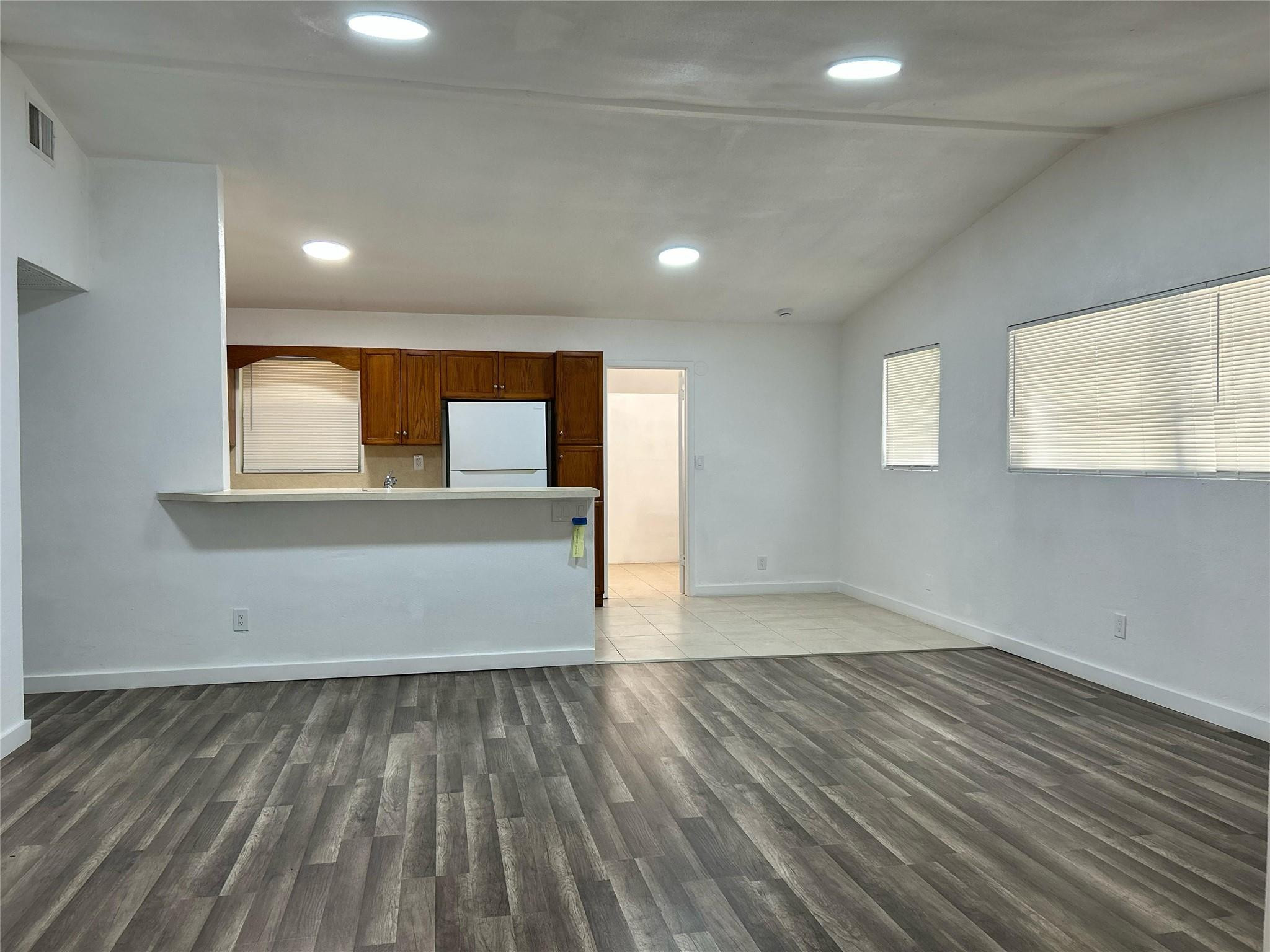 417 Sw 25th Terrace Property Photo 3
