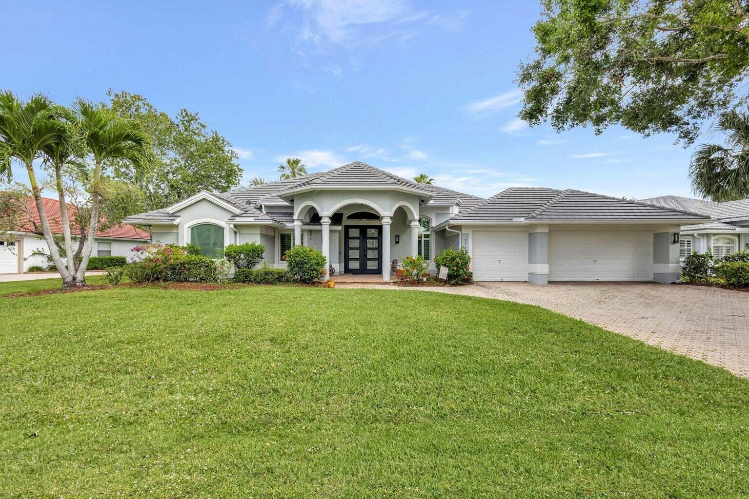 2703 Sw Glenmoor Way Property Photo 1