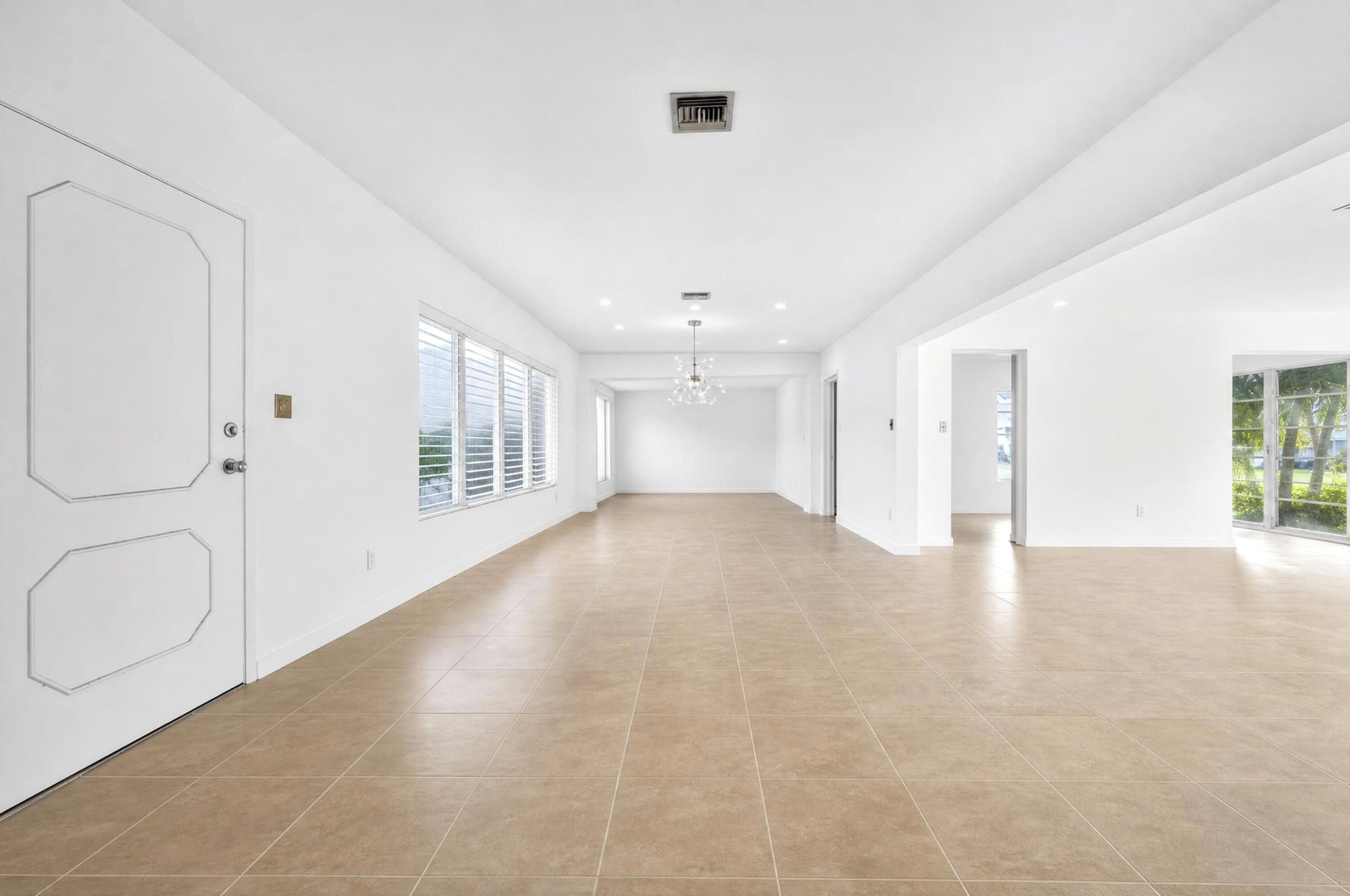 420 Lido Drive Property Photo 3