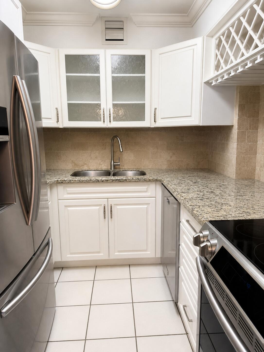 164 Markham H 164 Property Photo 1